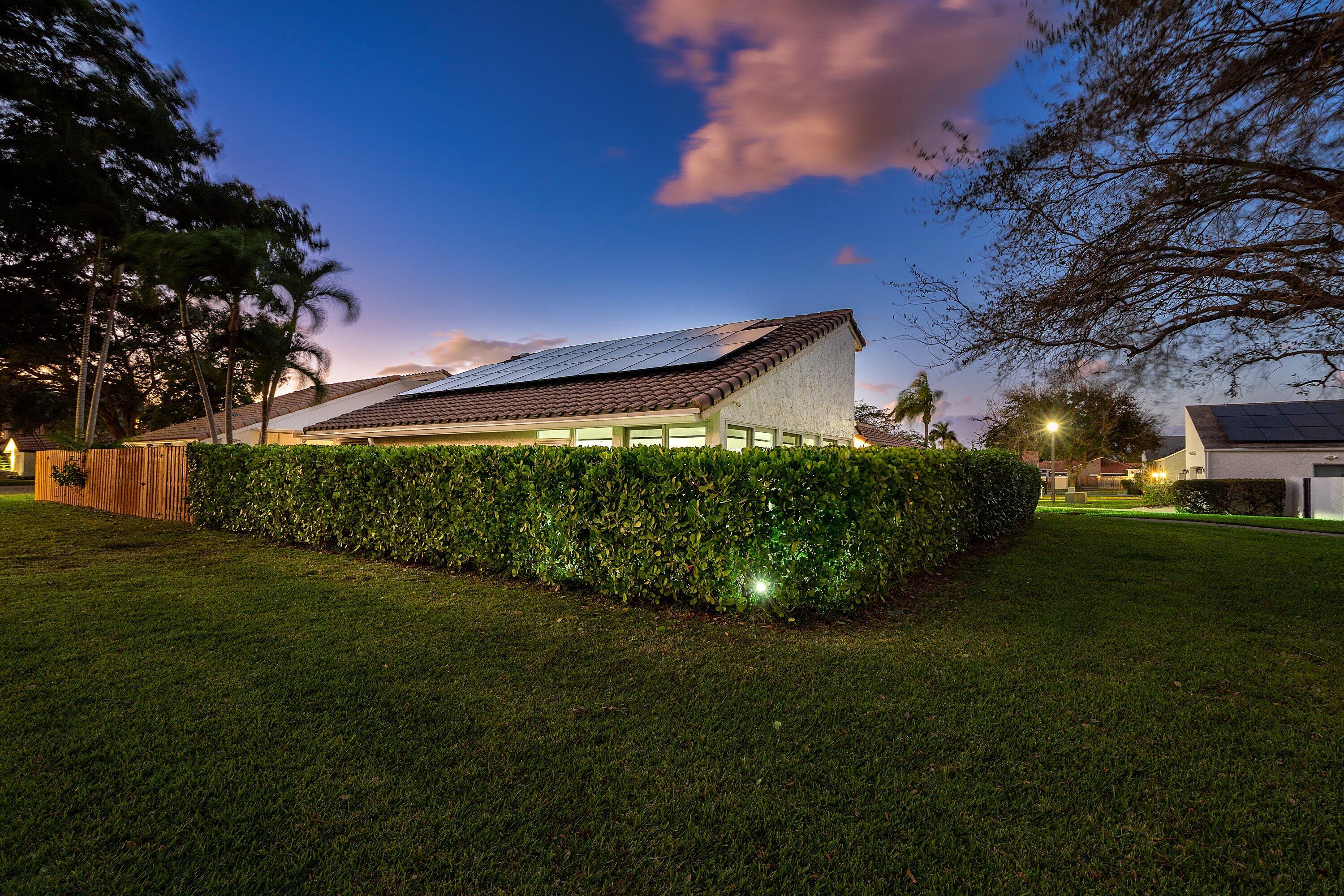 2105 NW 12th Delray Beach, FL 33445