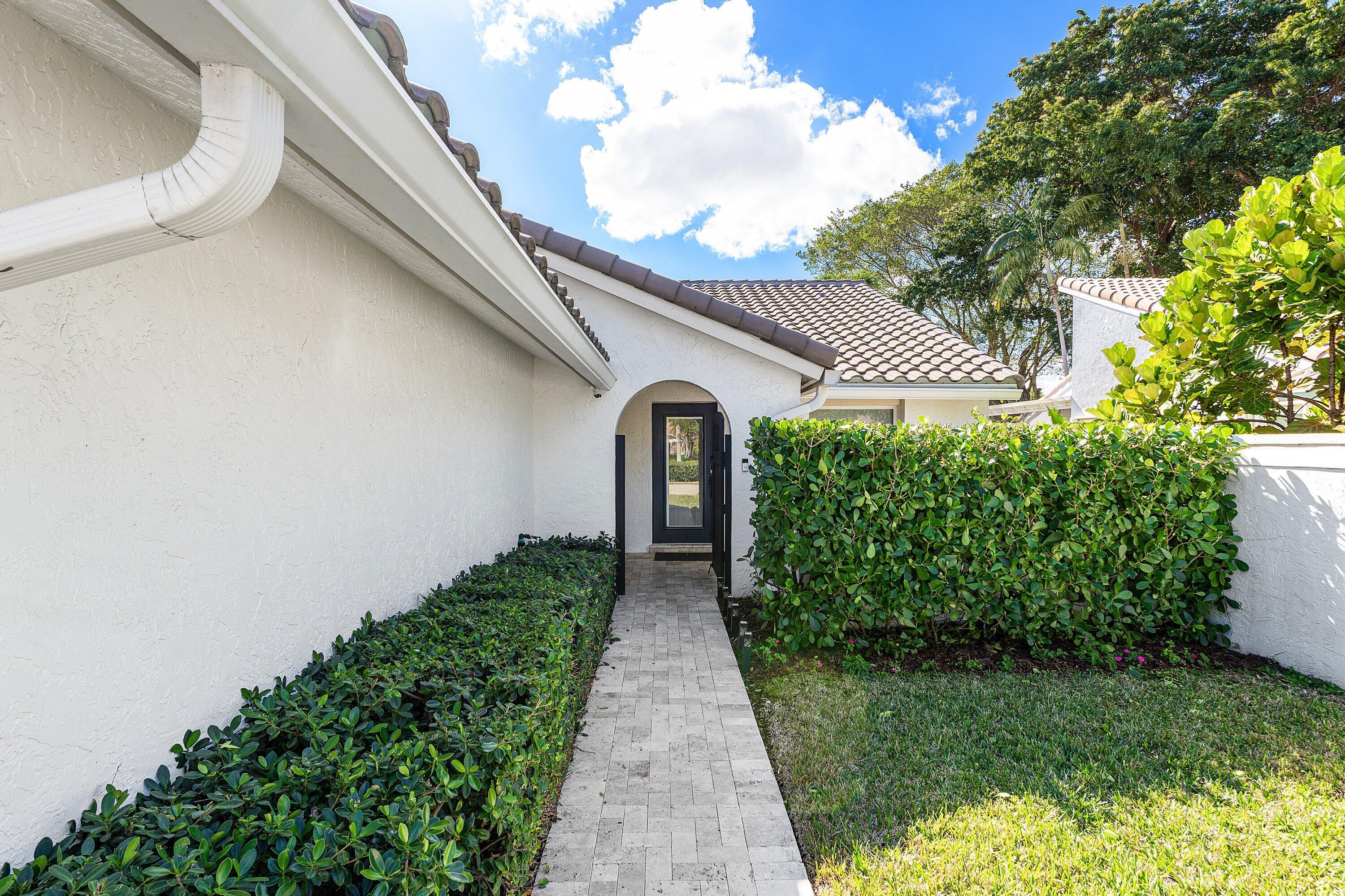 2105 NW 12th Delray Beach, FL 33445
