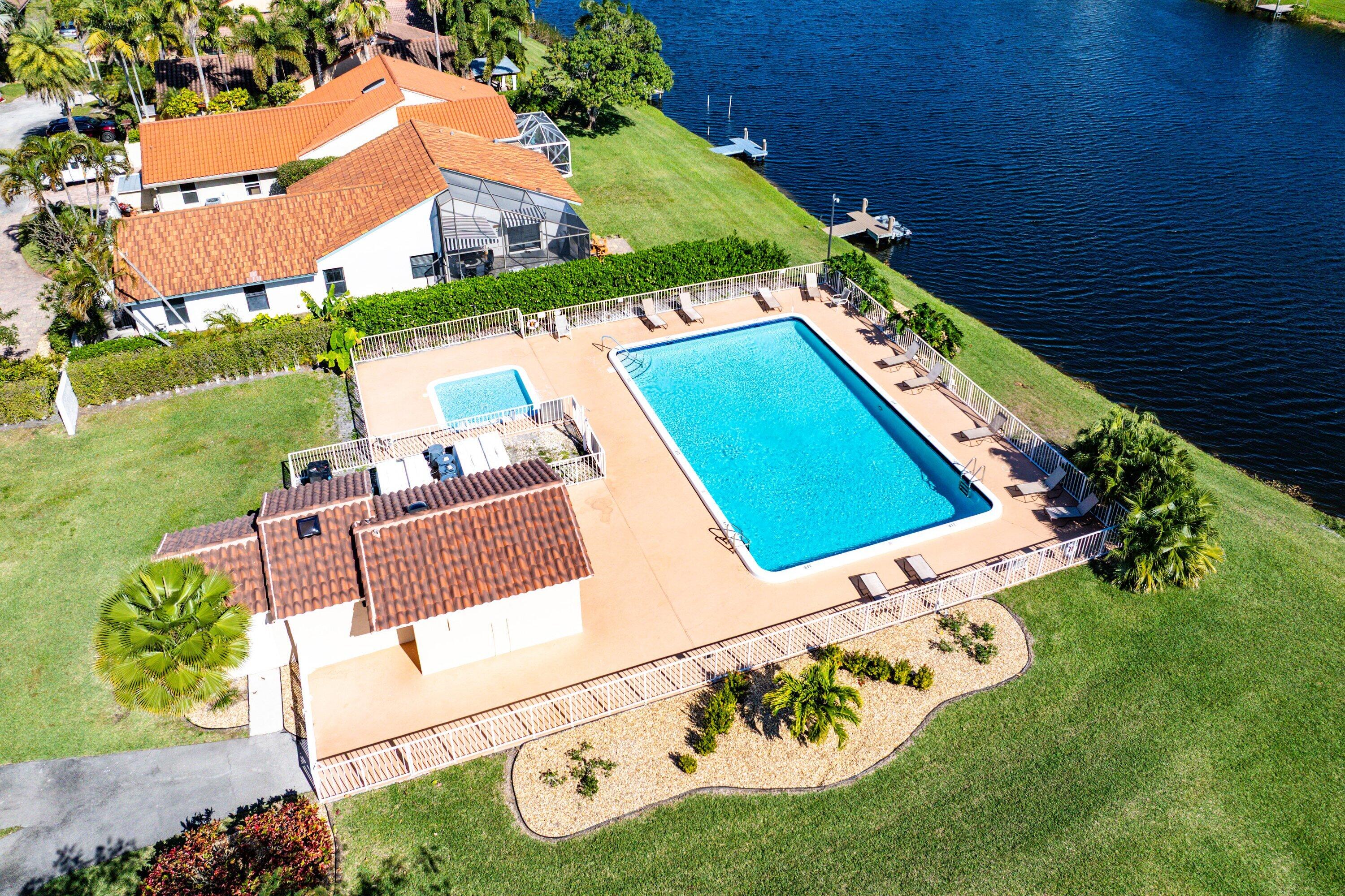 2105 NW 12th Delray Beach, FL 33445