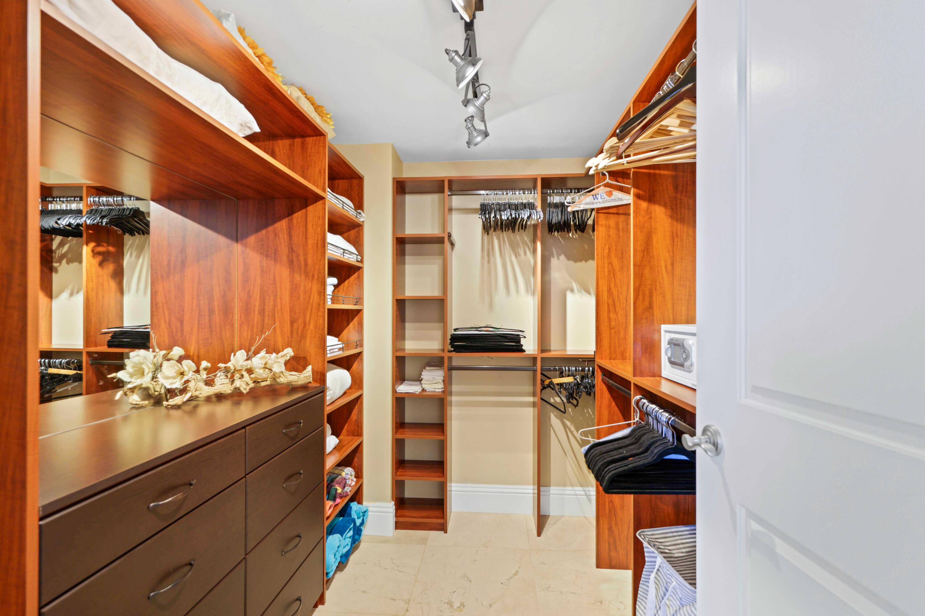 2700 N Ocean #905b Riviera Beach, FL 33404