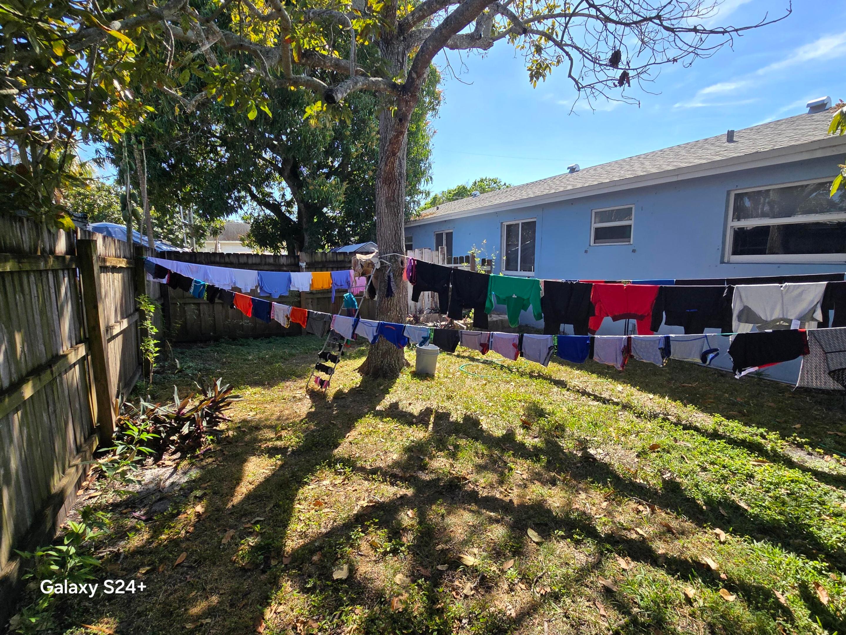 4258 Coconut Lake Worth, FL 33461