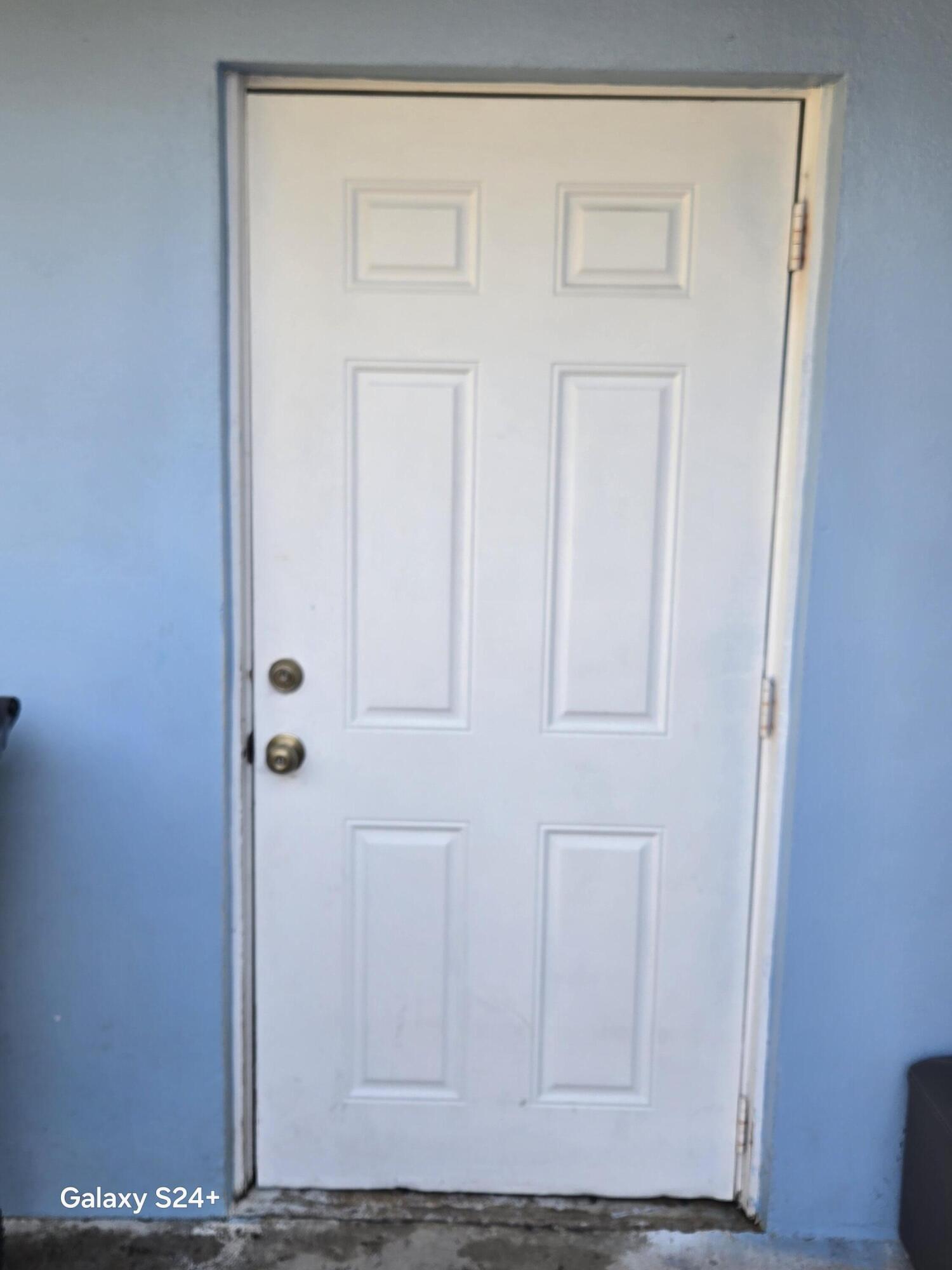 4258 Coconut Lake Worth, FL 33461