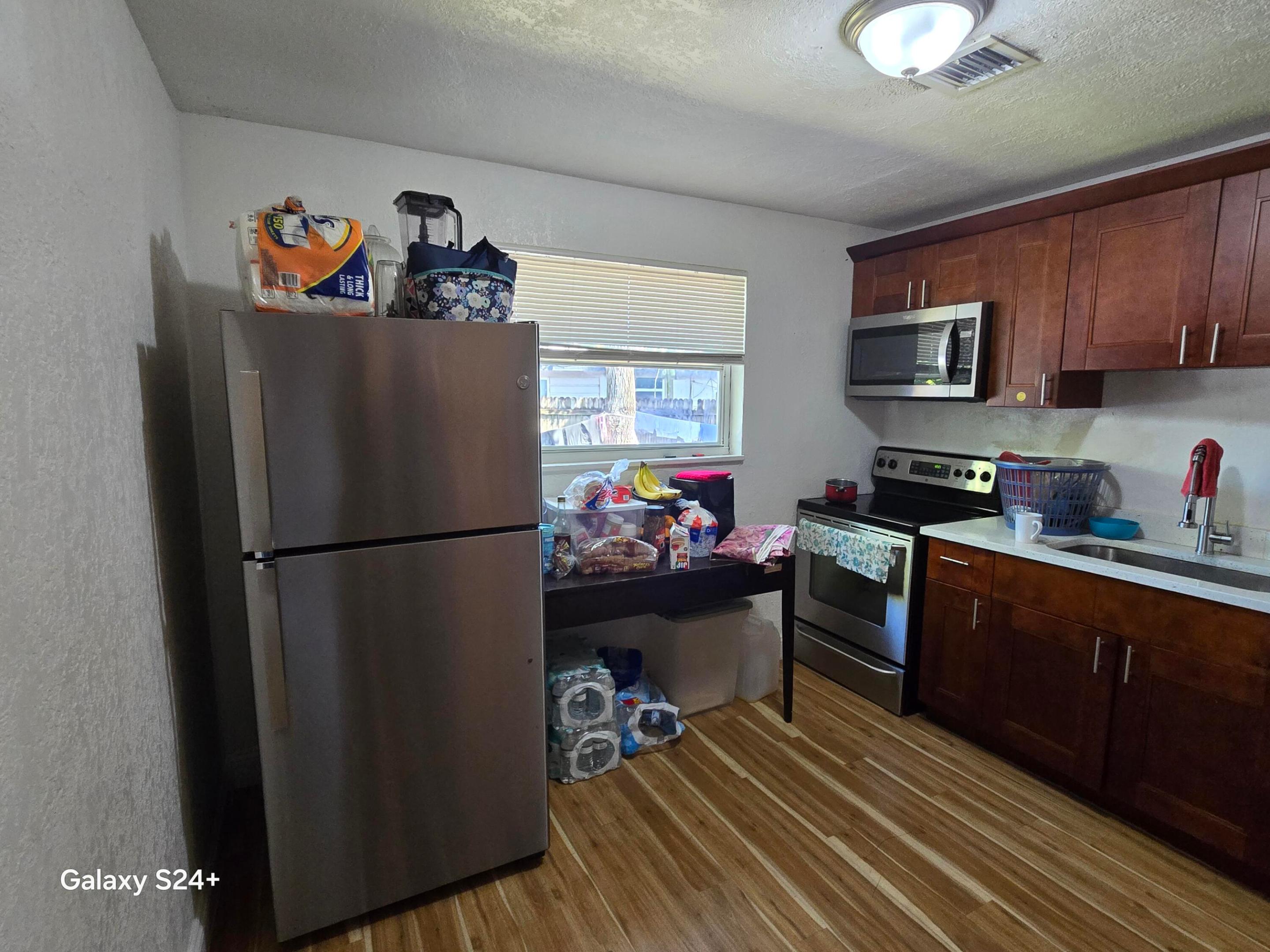 4258 Coconut Lake Worth, FL 33461