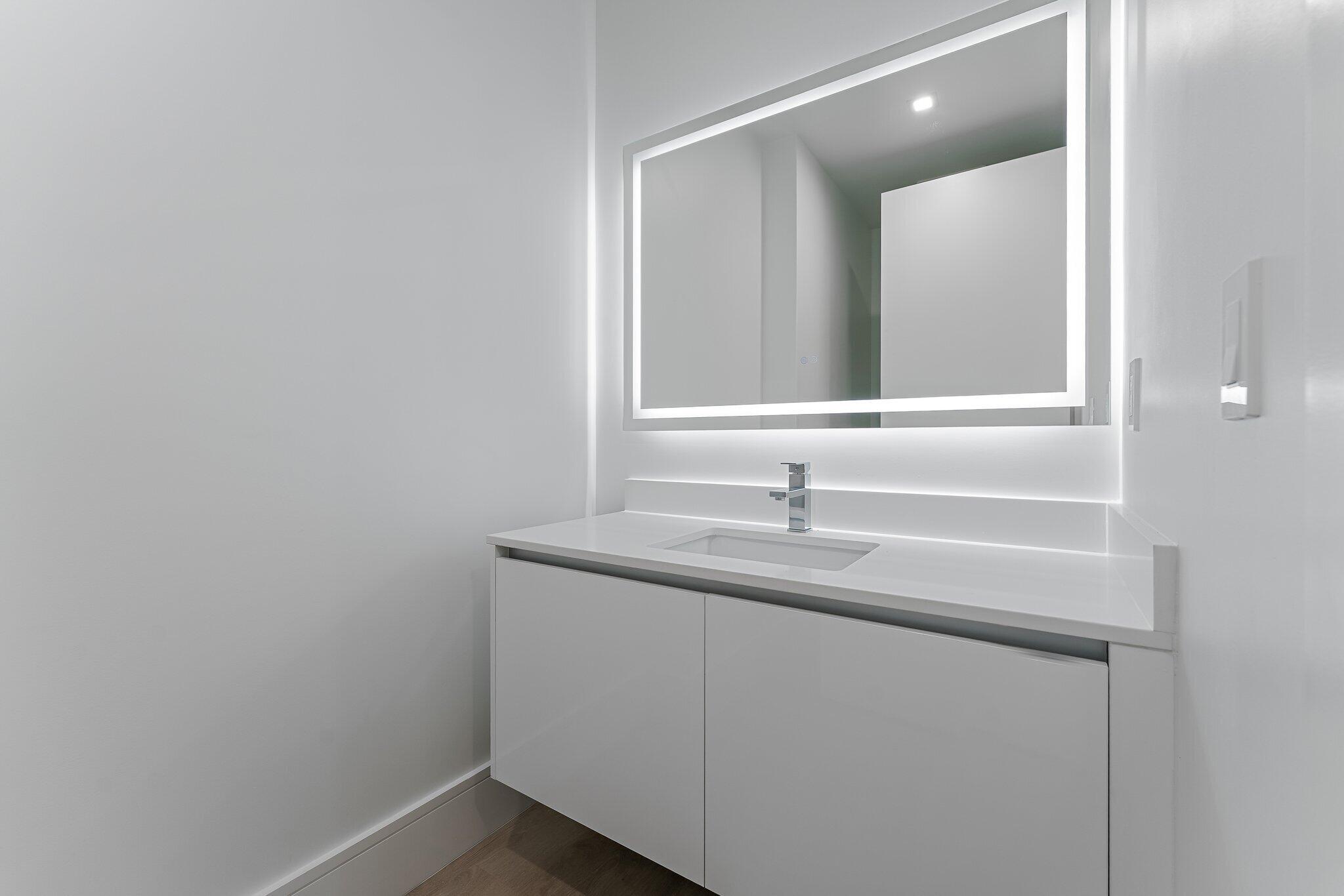 220 Lake Shr #1219 Lake Park, FL 33403