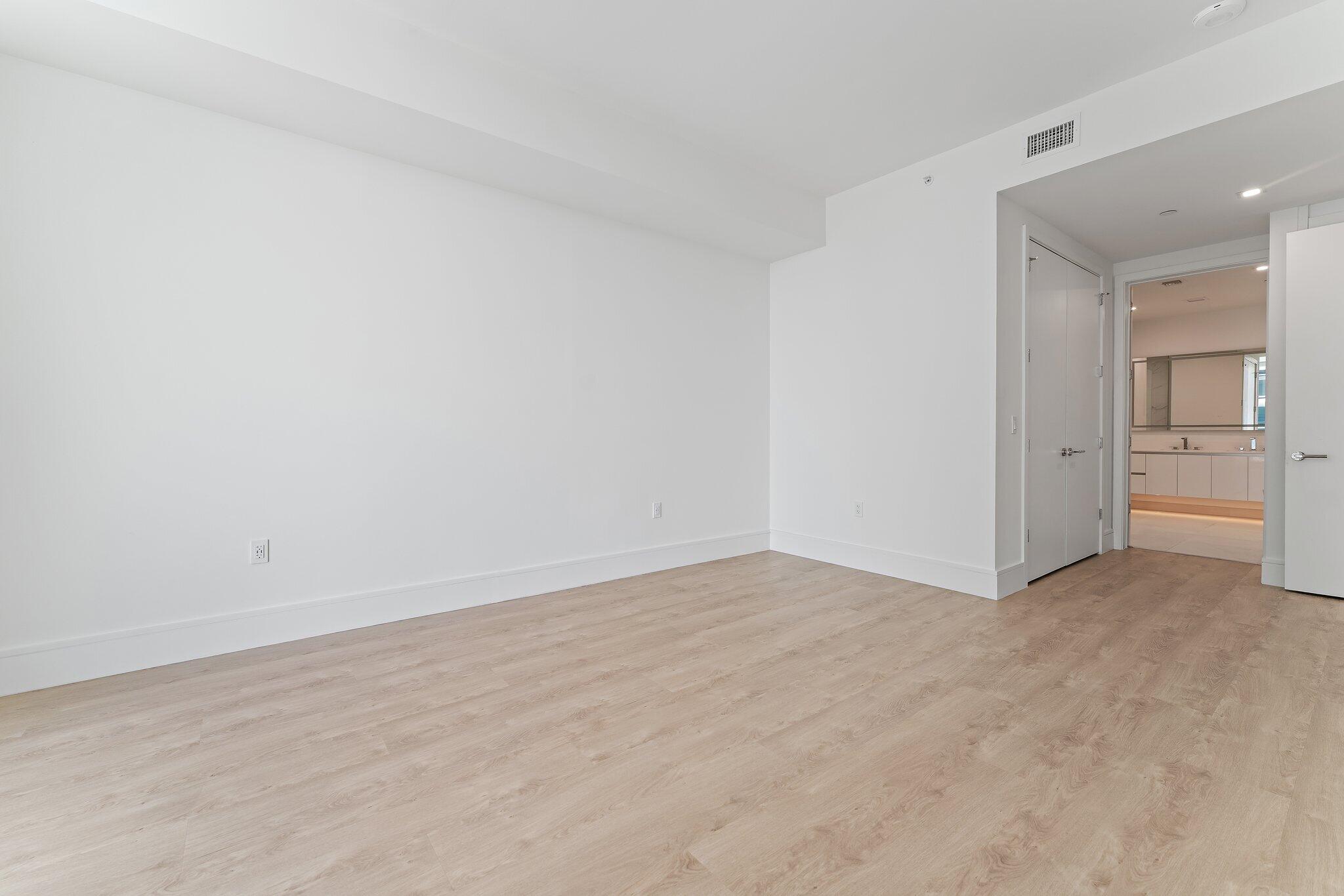 220 Lake Shr #1219 Lake Park, FL 33403