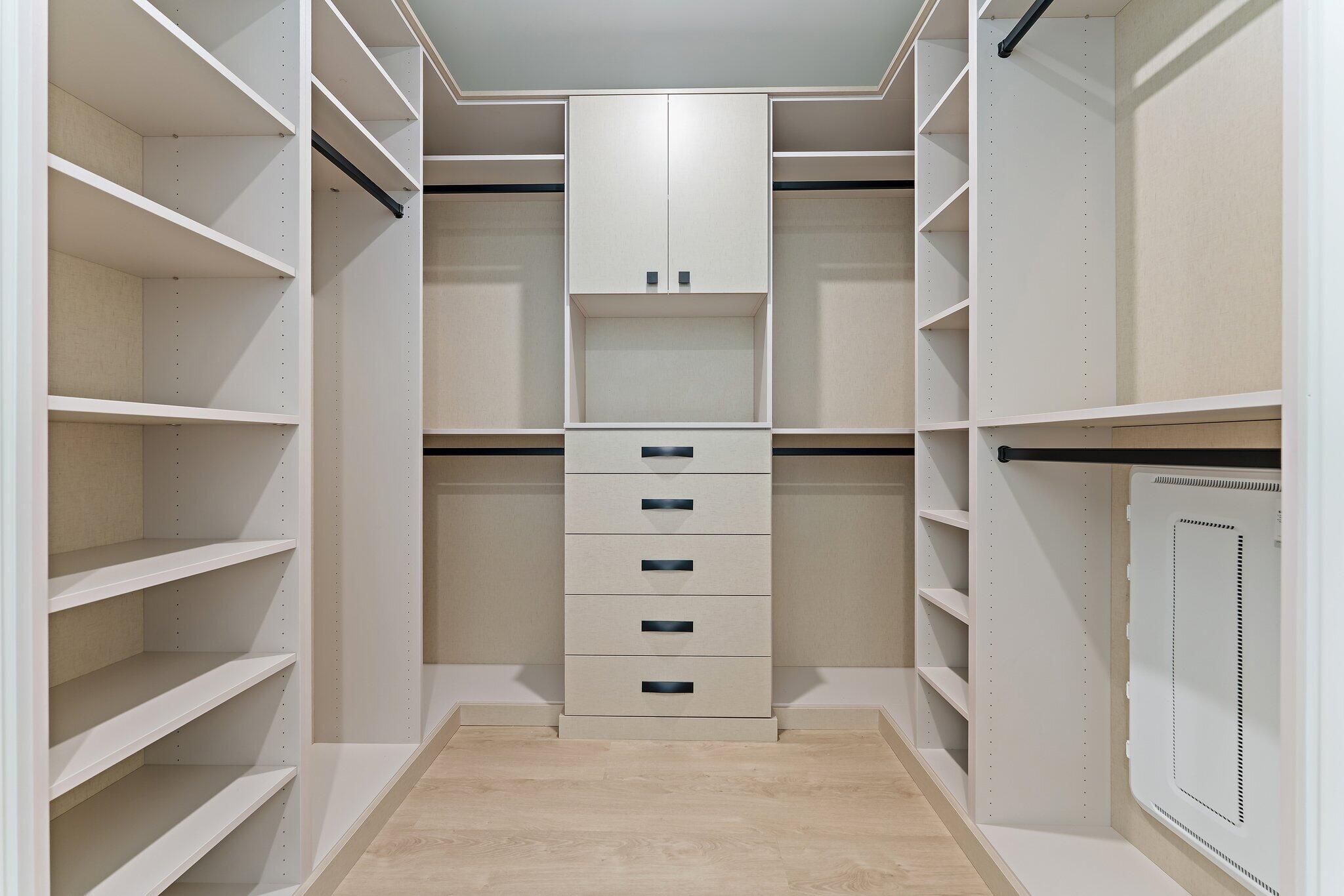 220 Lake Shr #1219 Lake Park, FL 33403