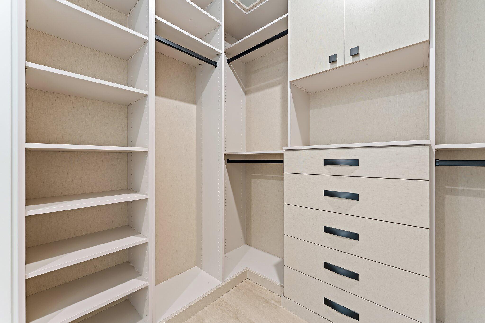 220 Lake Shr #1219 Lake Park, FL 33403