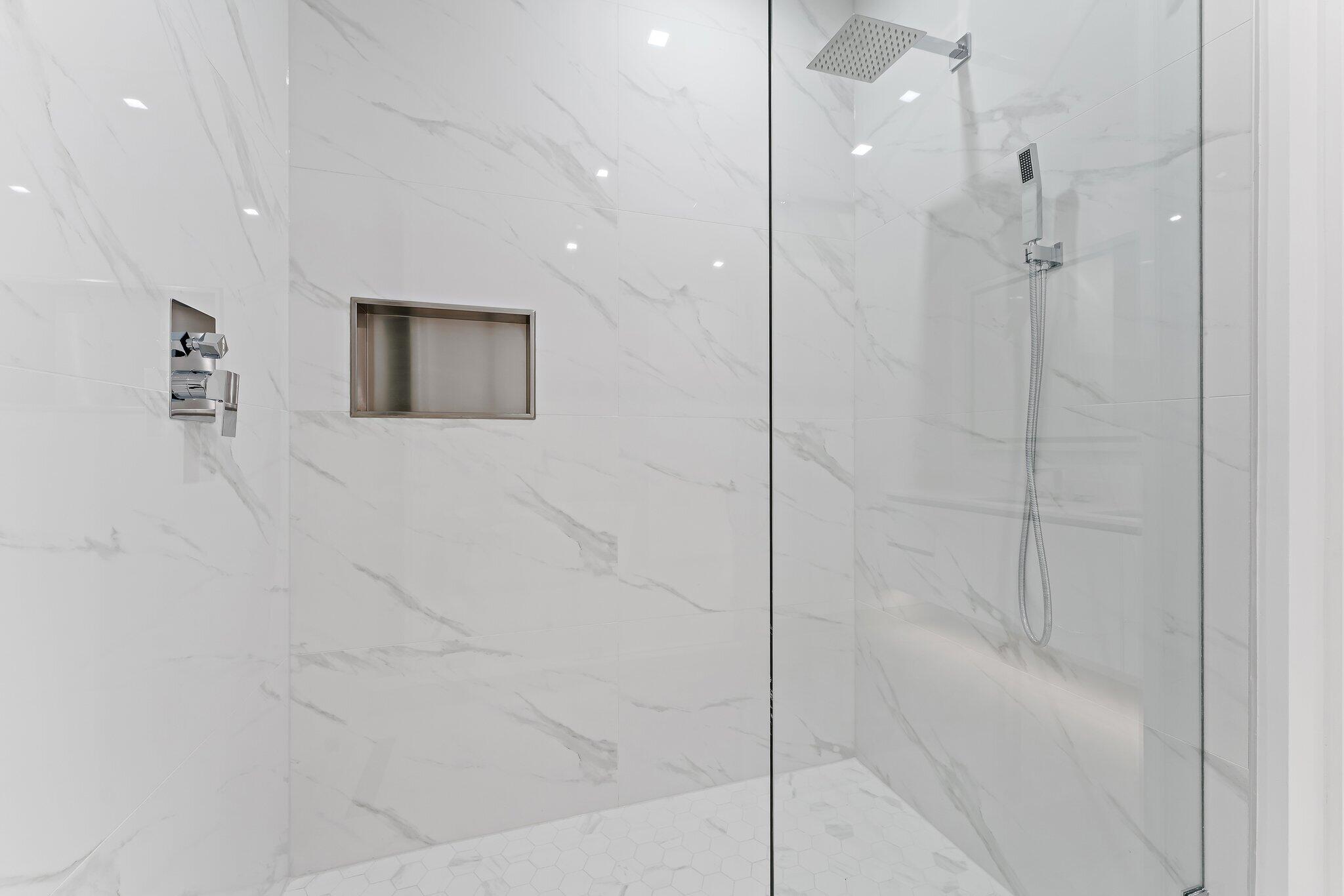 220 Lake Shr #1219 Lake Park, FL 33403