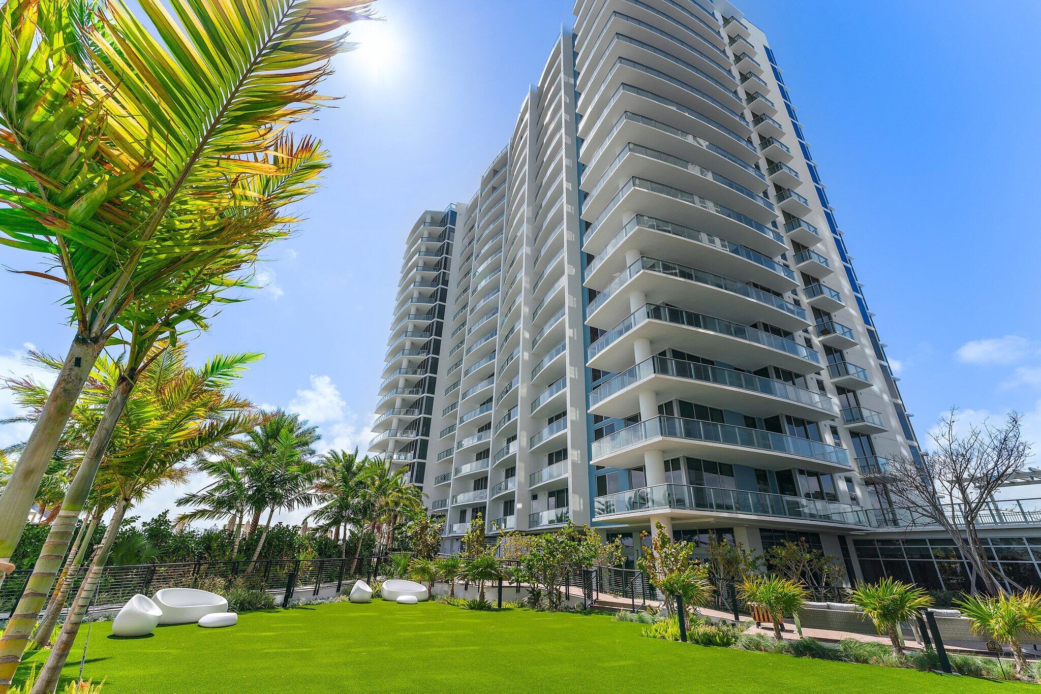 220 Lake Shr #1219 Lake Park, FL 33403