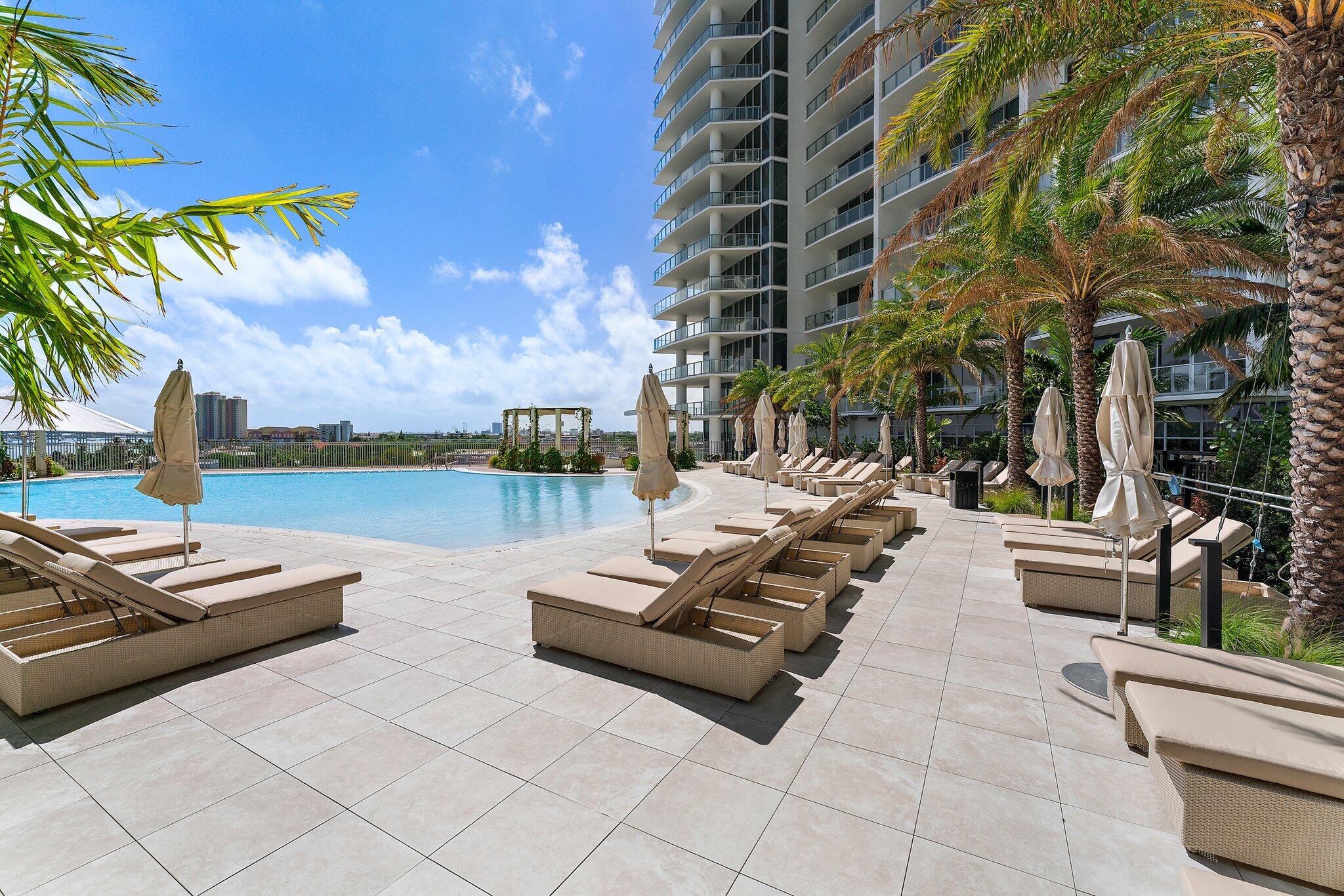 220 Lake Shr #1219 Lake Park, FL 33403