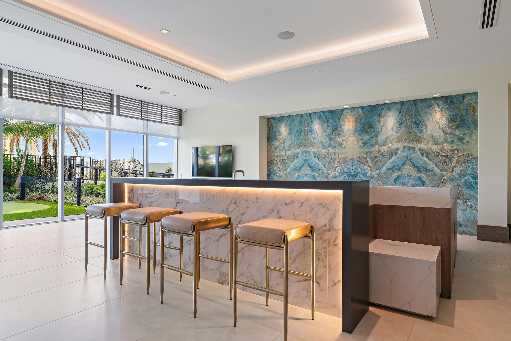 220 Lake Shr #1219 Lake Park, FL 33403