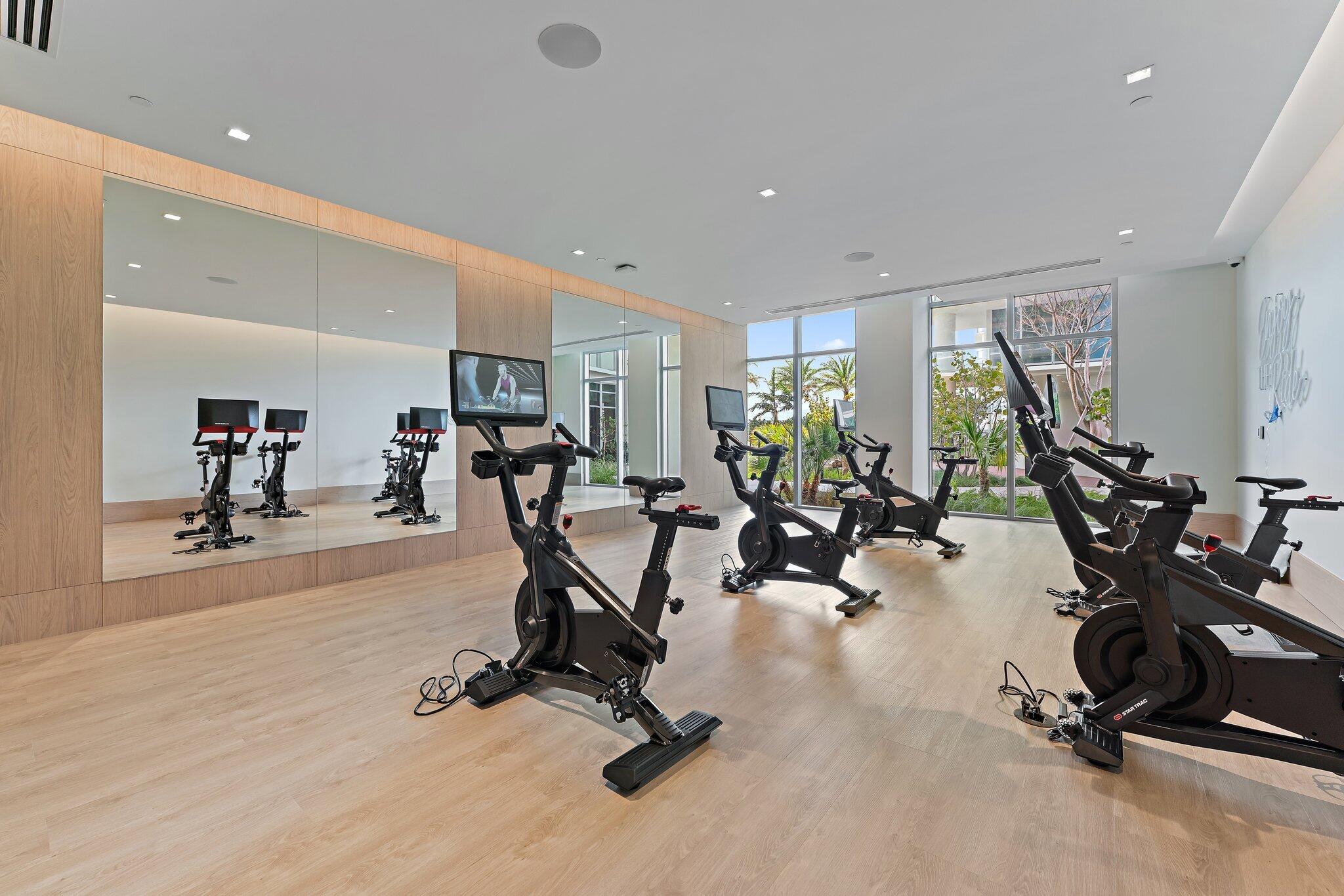 220 Lake Shr #1219 Lake Park, FL 33403