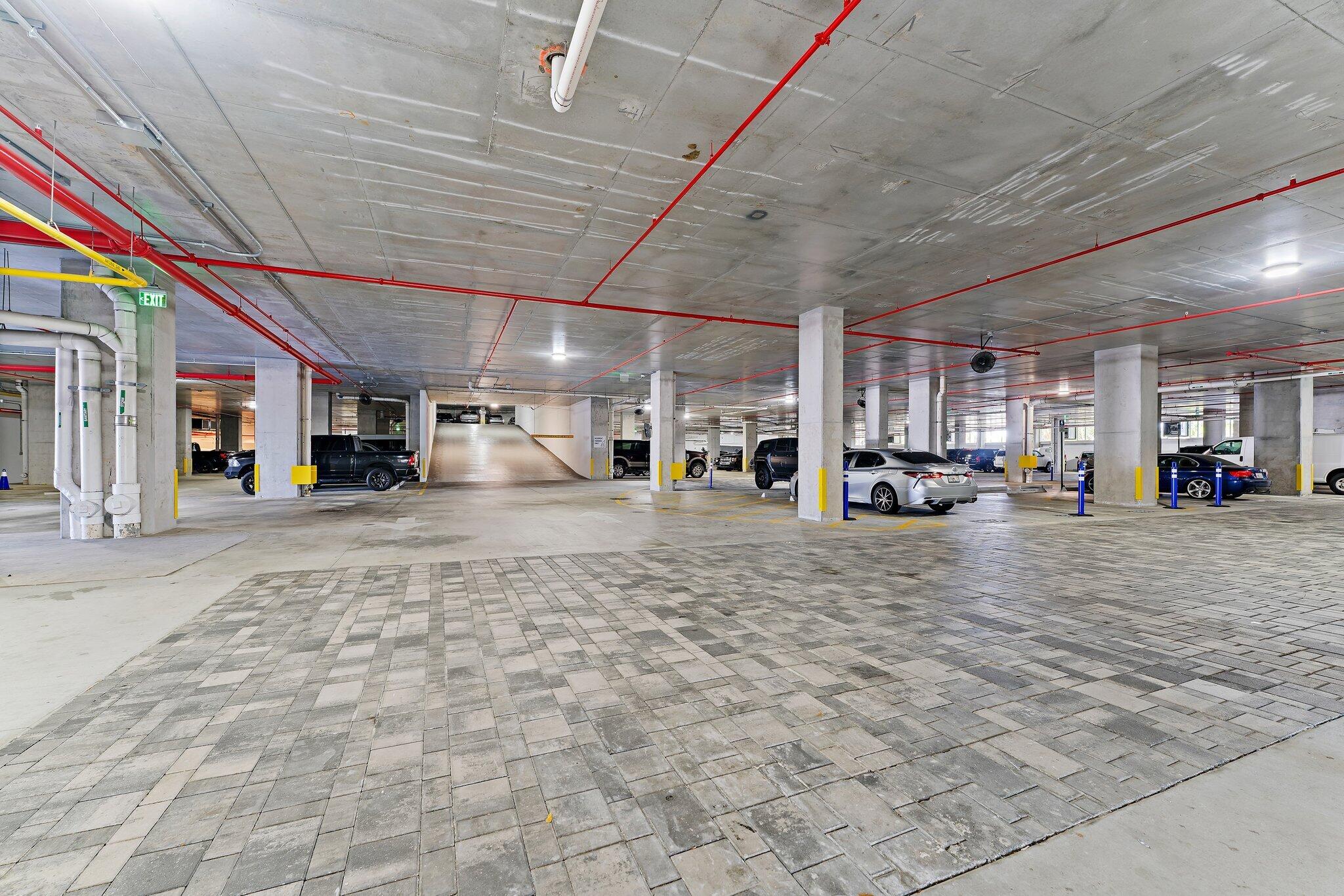 220 Lake Shr #1219 Lake Park, FL 33403