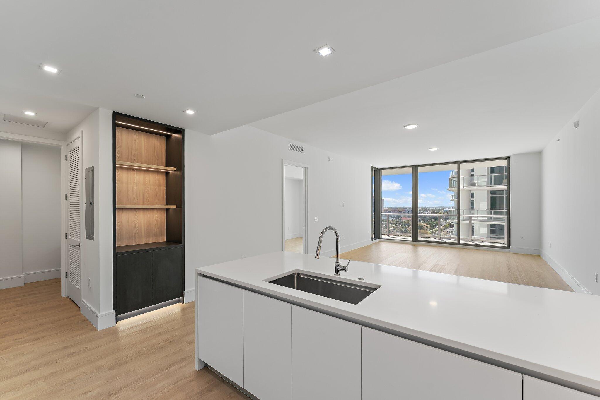 220 Lake Shr #1219 Lake Park, FL 33403