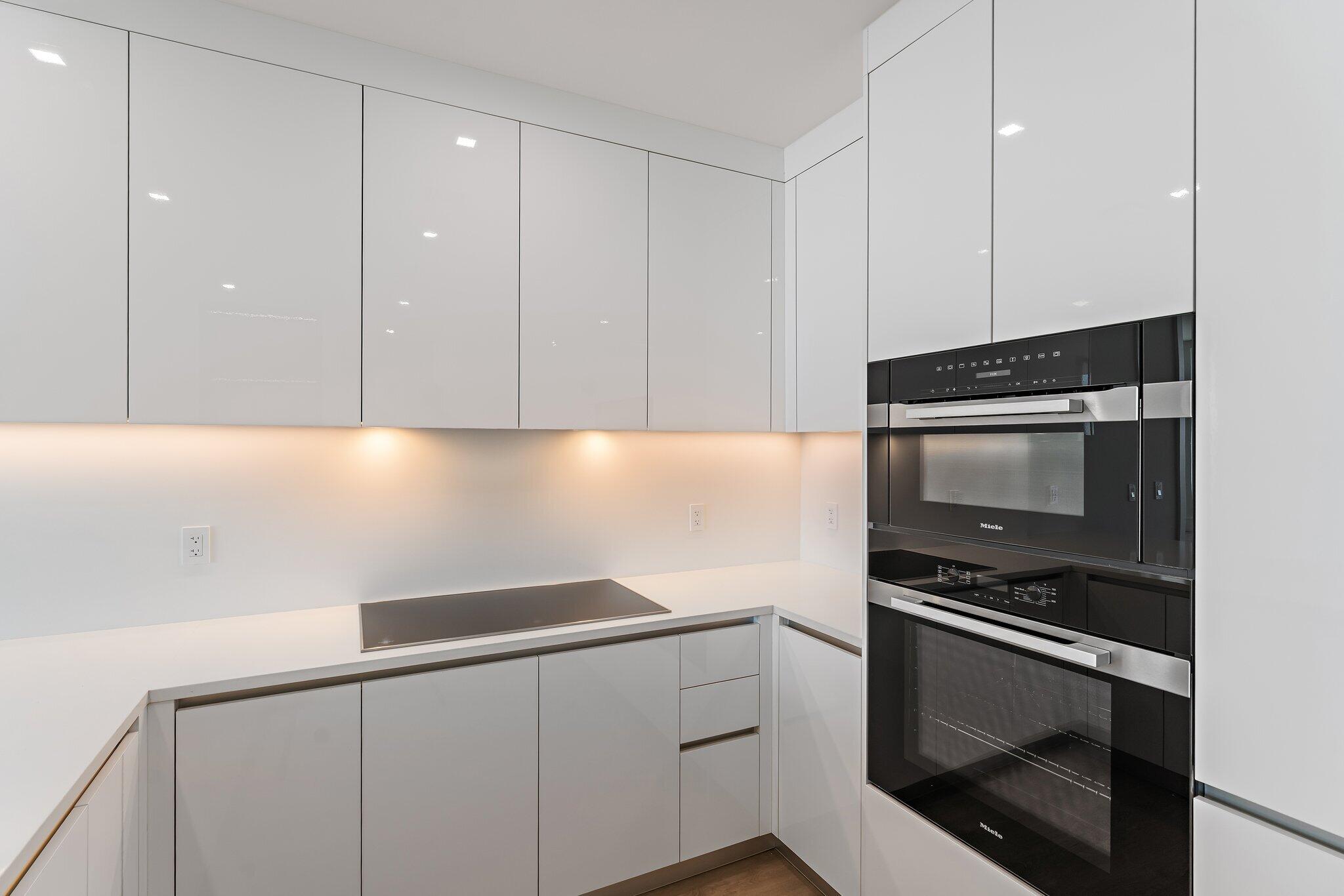 220 Lake Shr #1219 Lake Park, FL 33403