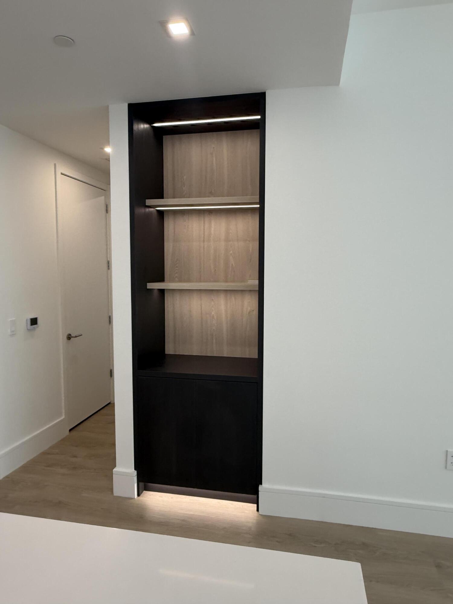 220 Lake Shr #1219 Lake Park, FL 33403