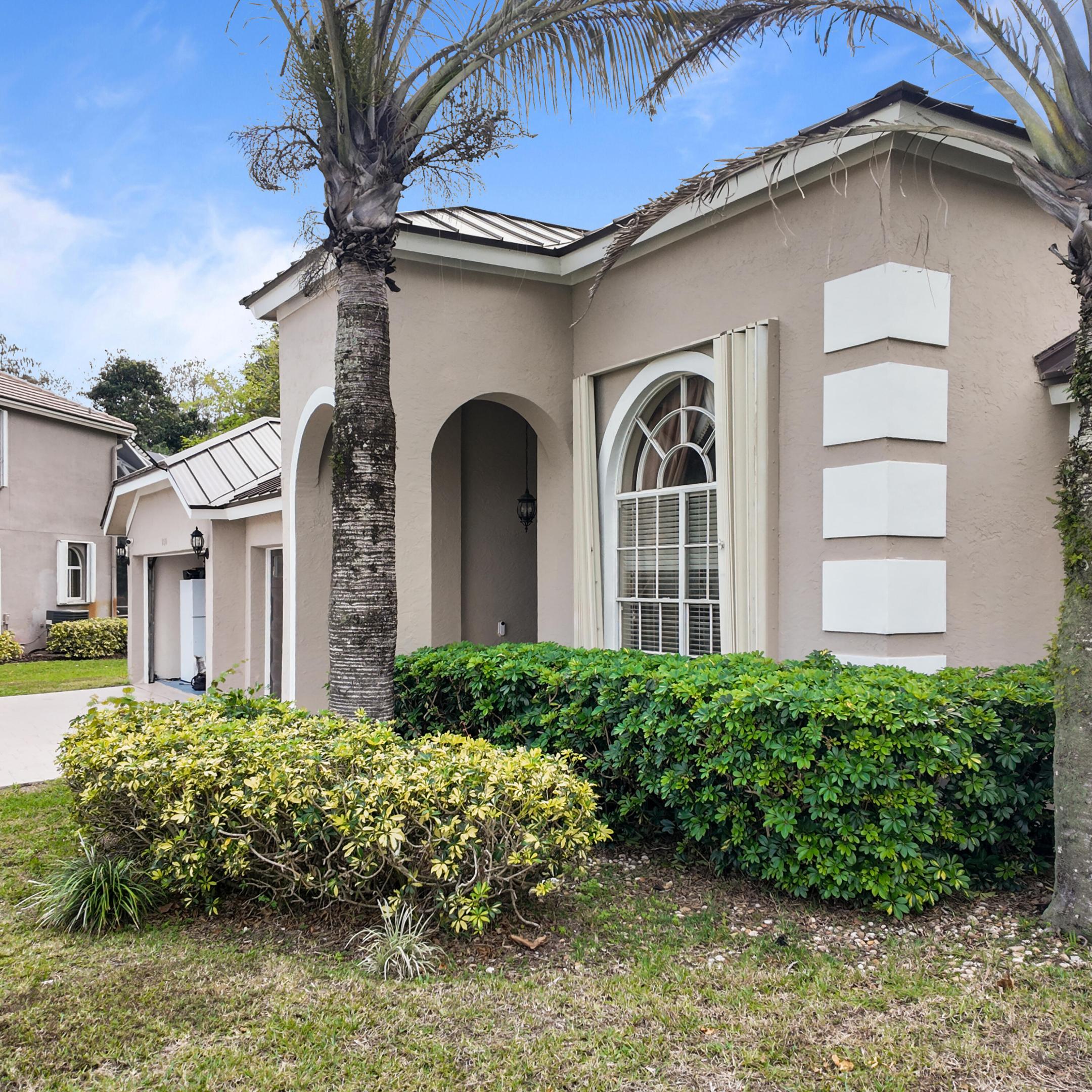 250 Button Bush Wellington, FL 33414
