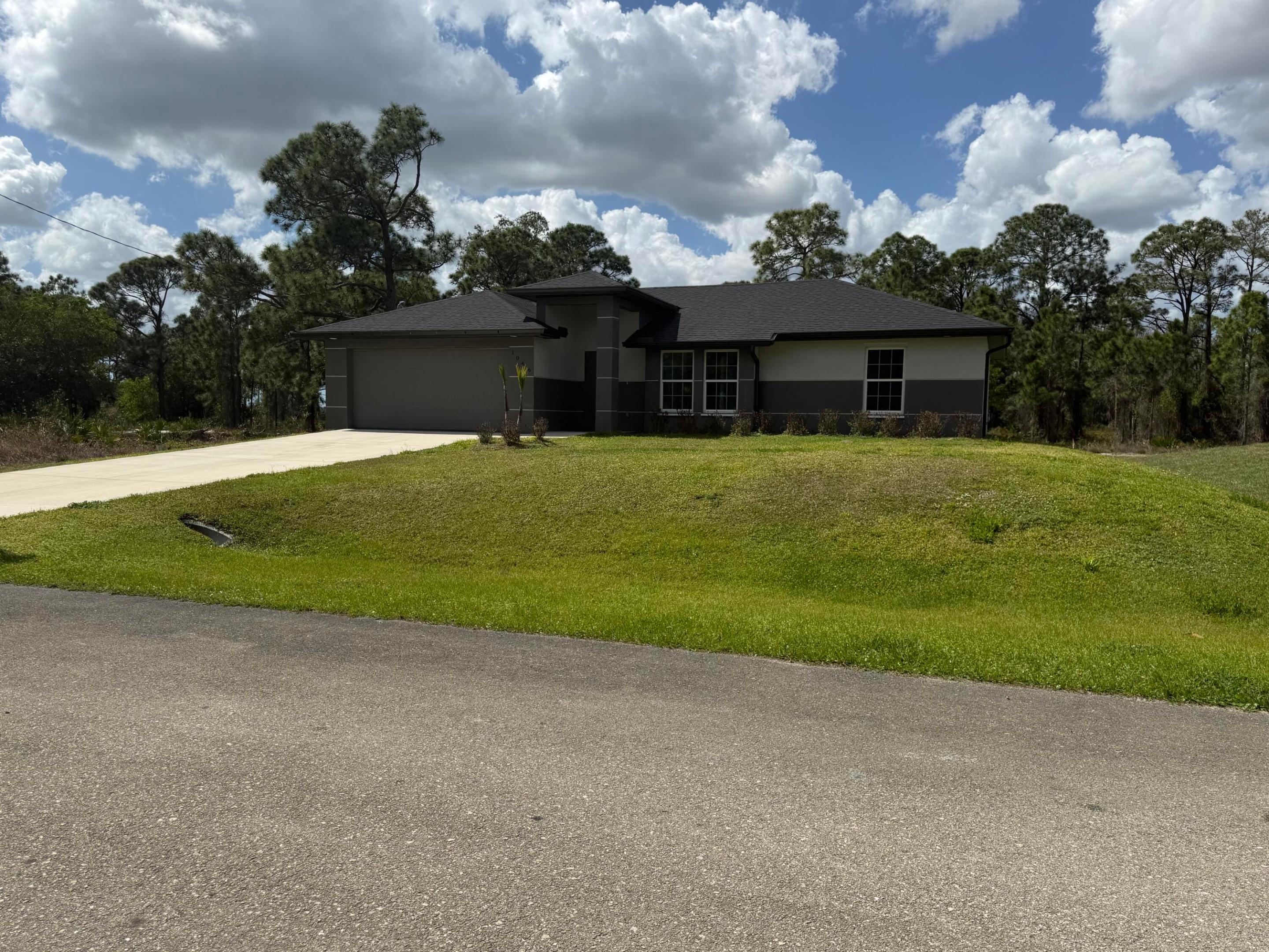 1046 Cheney Lehigh Acres, FL 33974