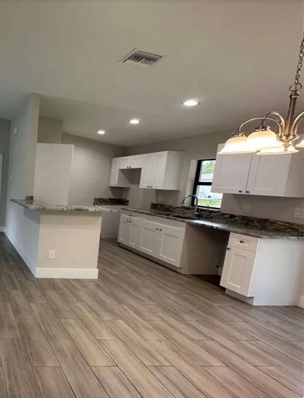 1046 Cheney Lehigh Acres, FL 33974