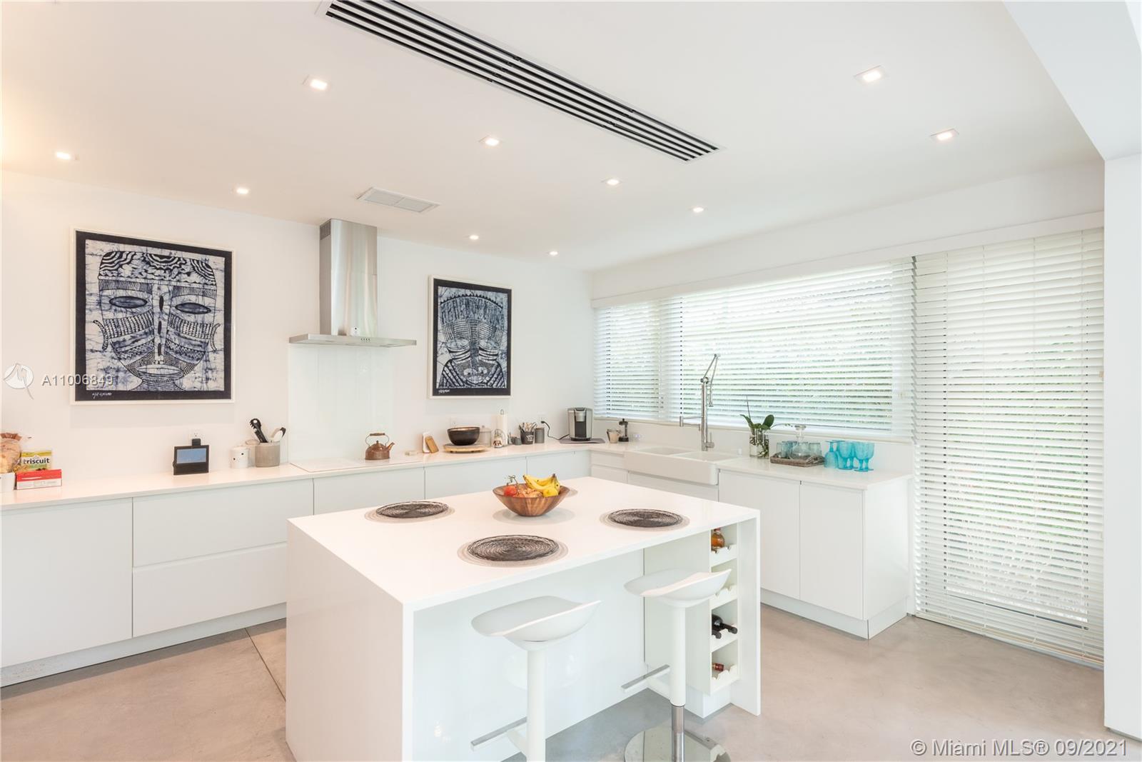 30 Bay Heights Dr Miami, FL 33133