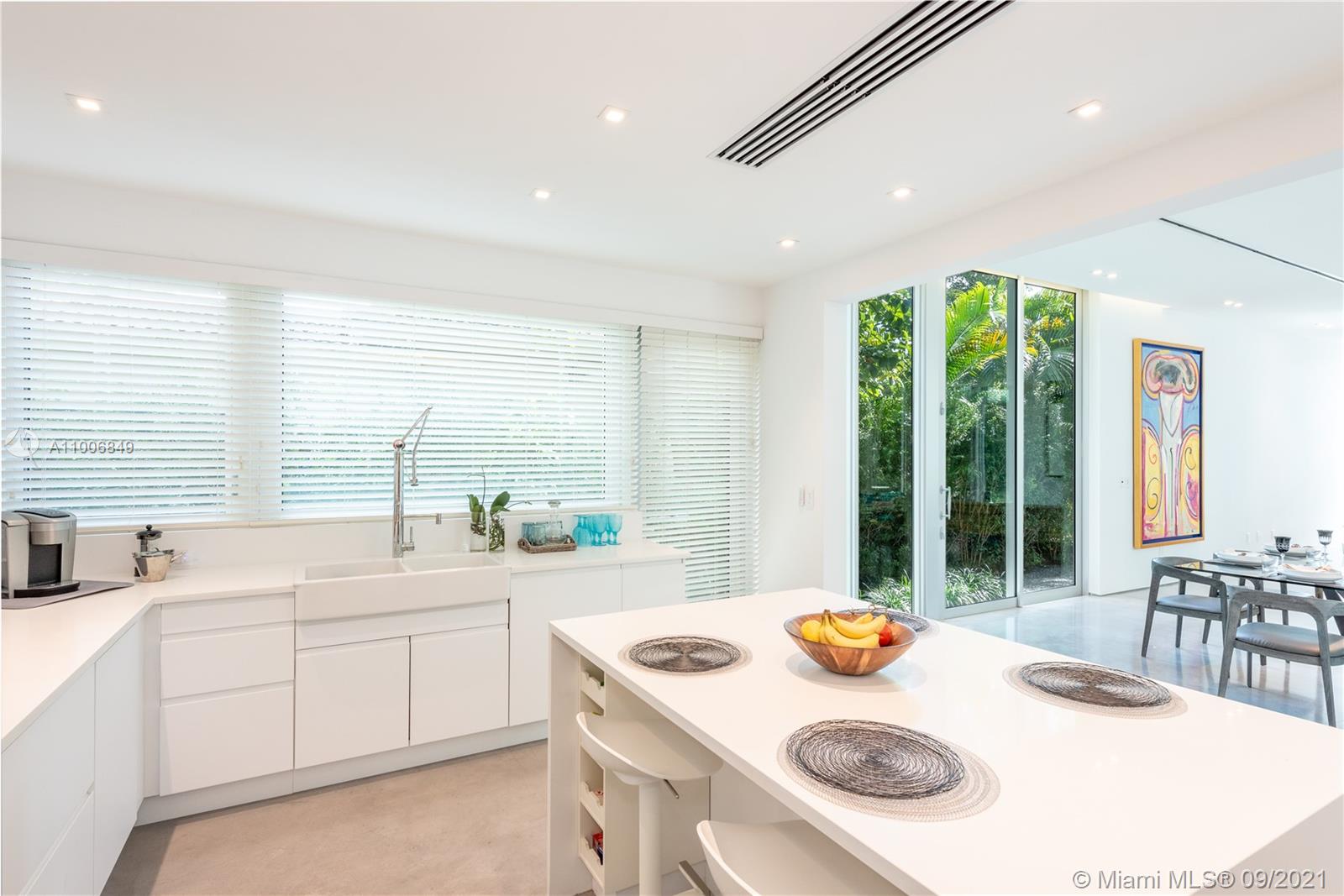 30 Bay Heights Dr Miami, FL 33133