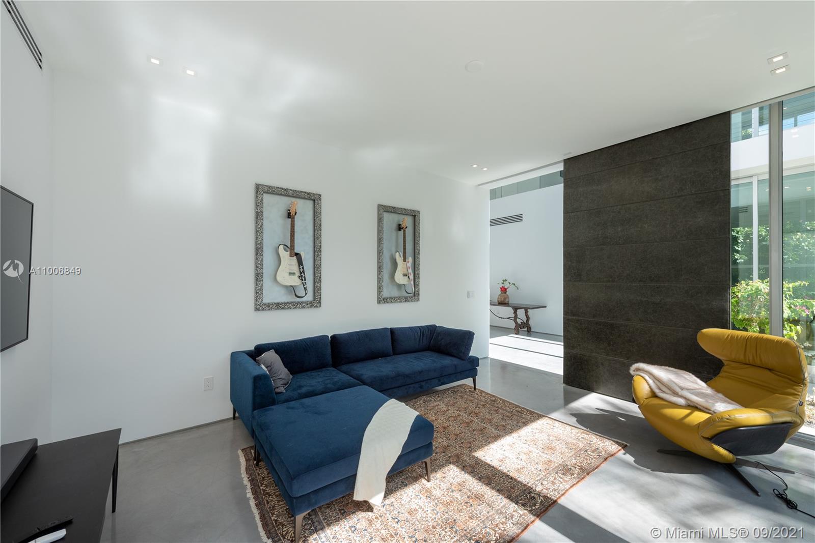 30 Bay Heights Dr Miami, FL 33133