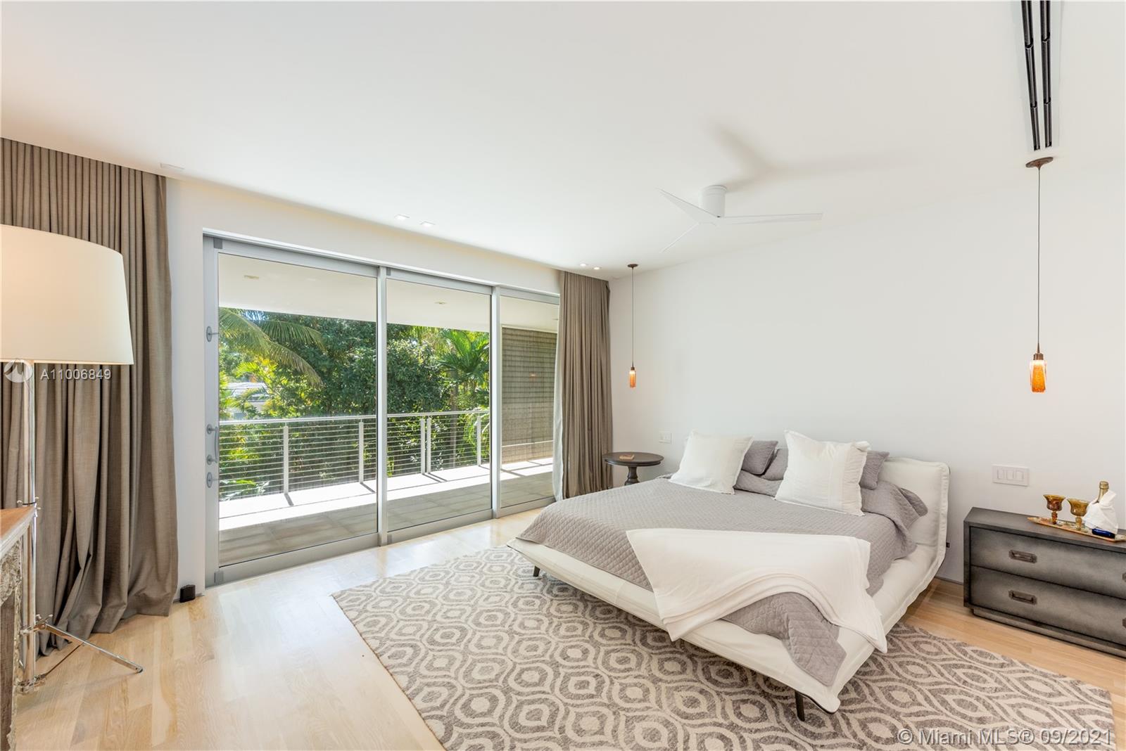 30 Bay Heights Dr Miami, FL 33133