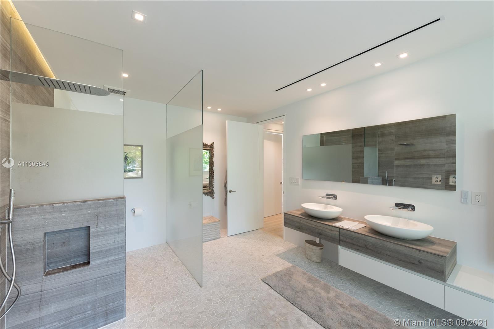 30 Bay Heights Dr Miami, FL 33133