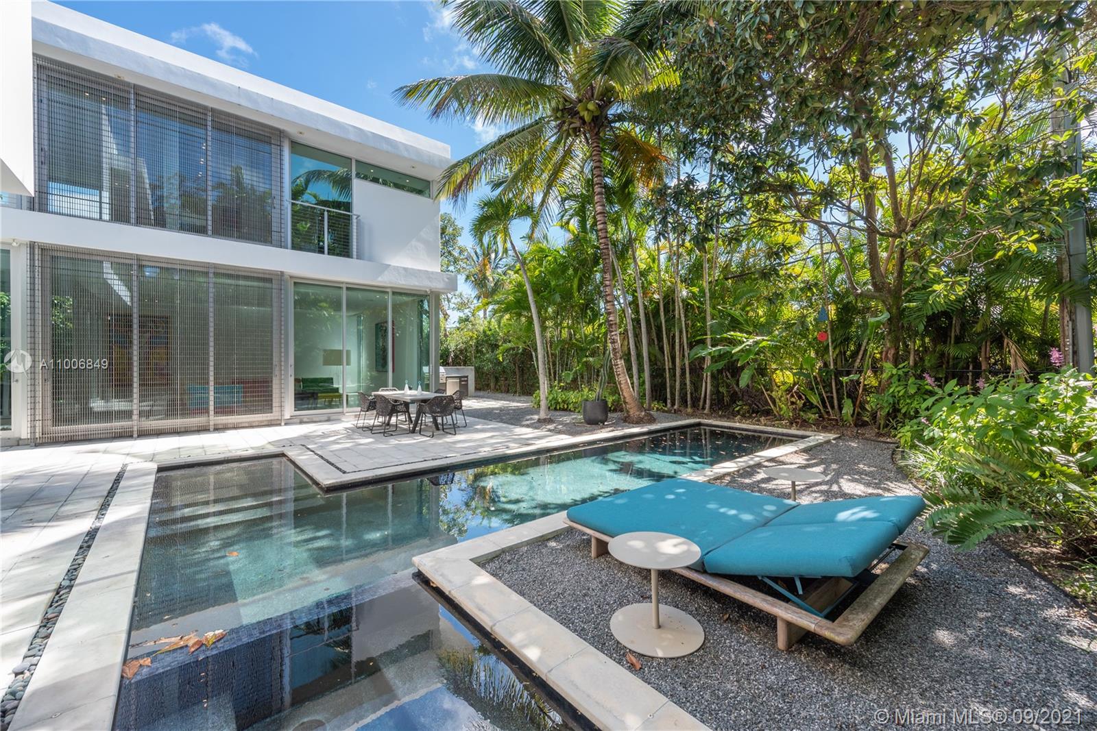 30 Bay Heights Dr Miami, FL 33133