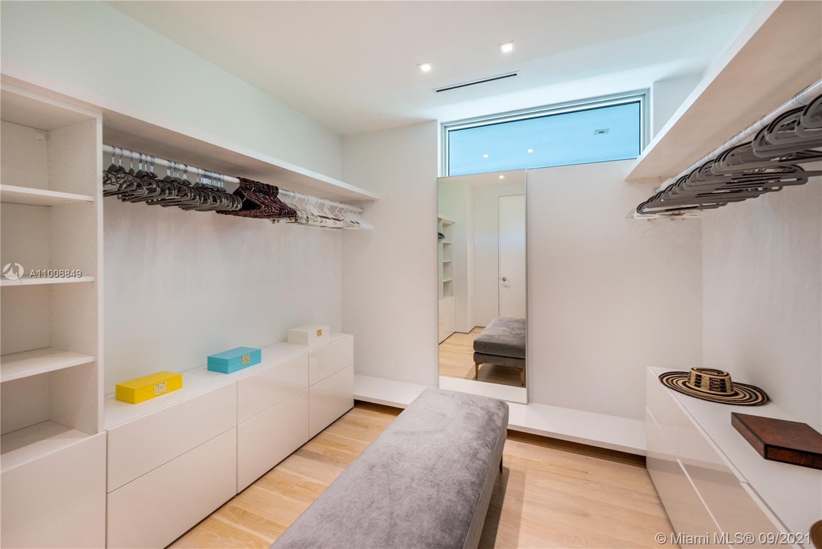 30 Bay Heights Dr Miami, FL 33133