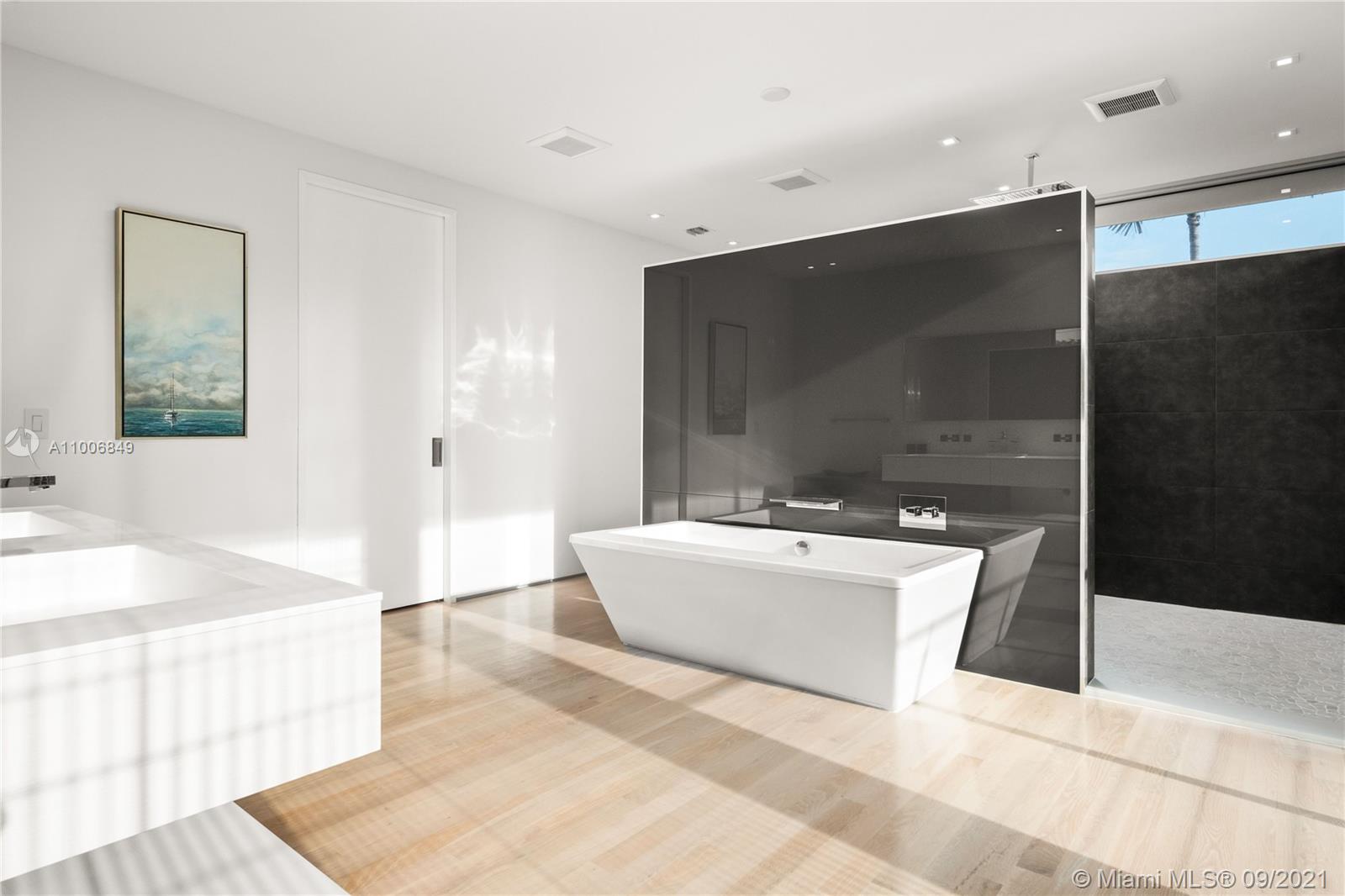 30 Bay Heights Dr Miami, FL 33133