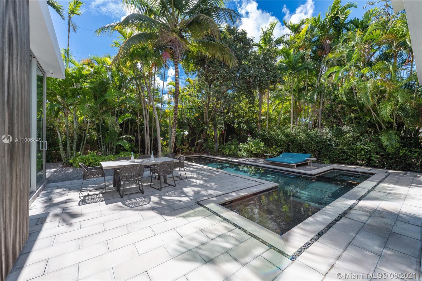 30 Bay Heights Dr Miami, FL 33133