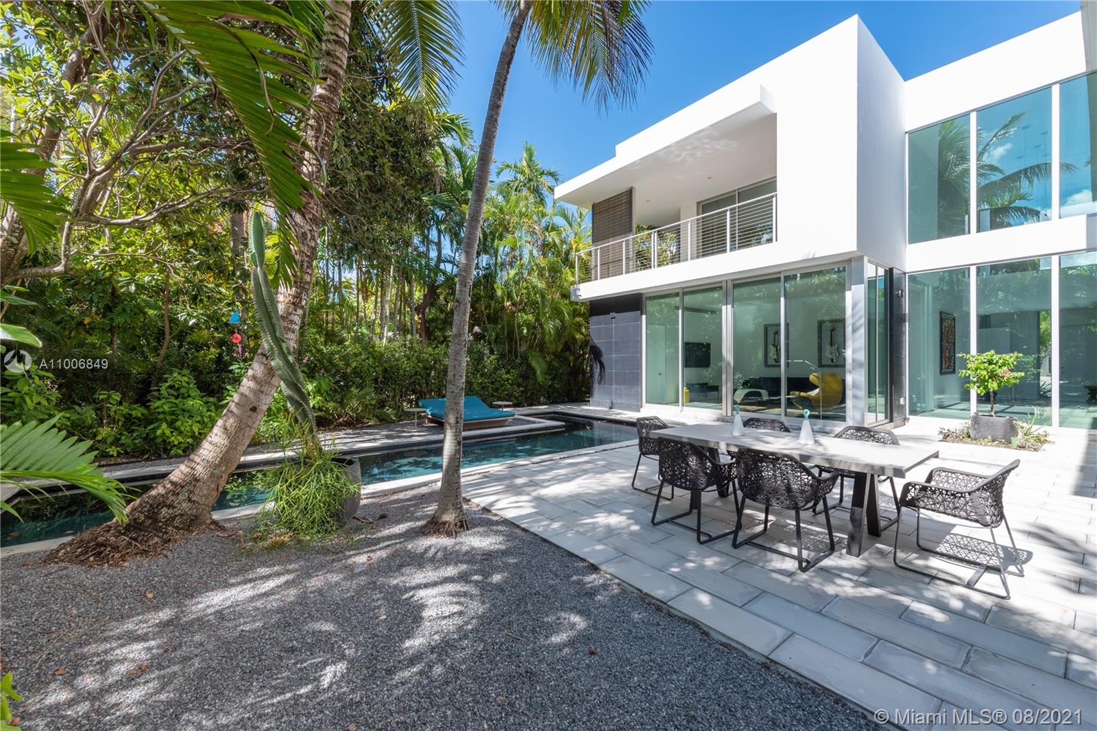 30 Bay Heights Dr Miami, FL 33133