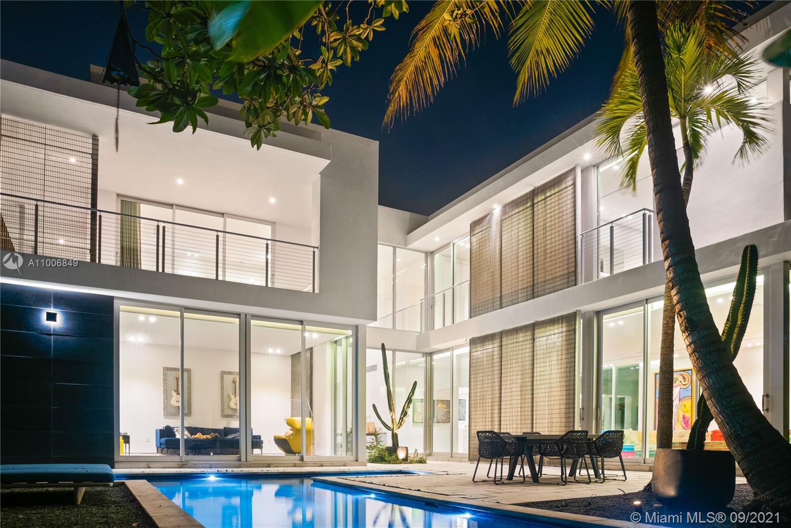 30 Bay Heights Dr Miami, FL 33133