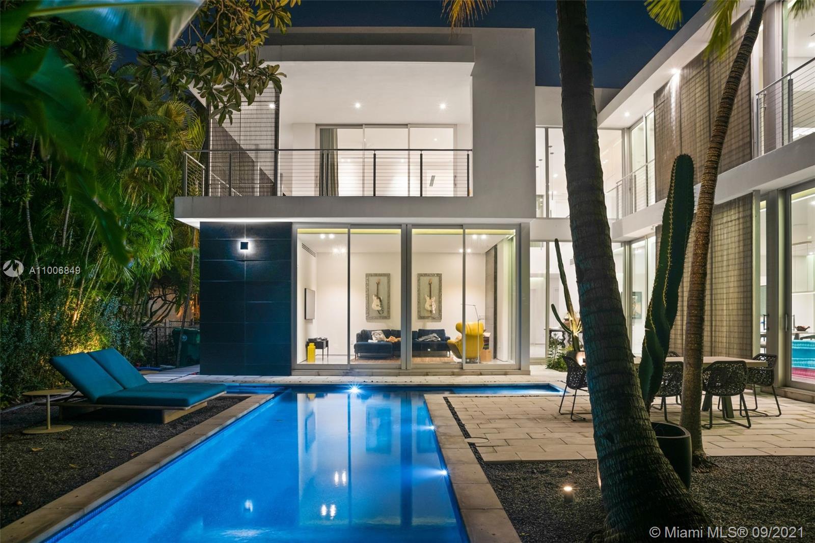 30 Bay Heights Dr Miami, FL 33133