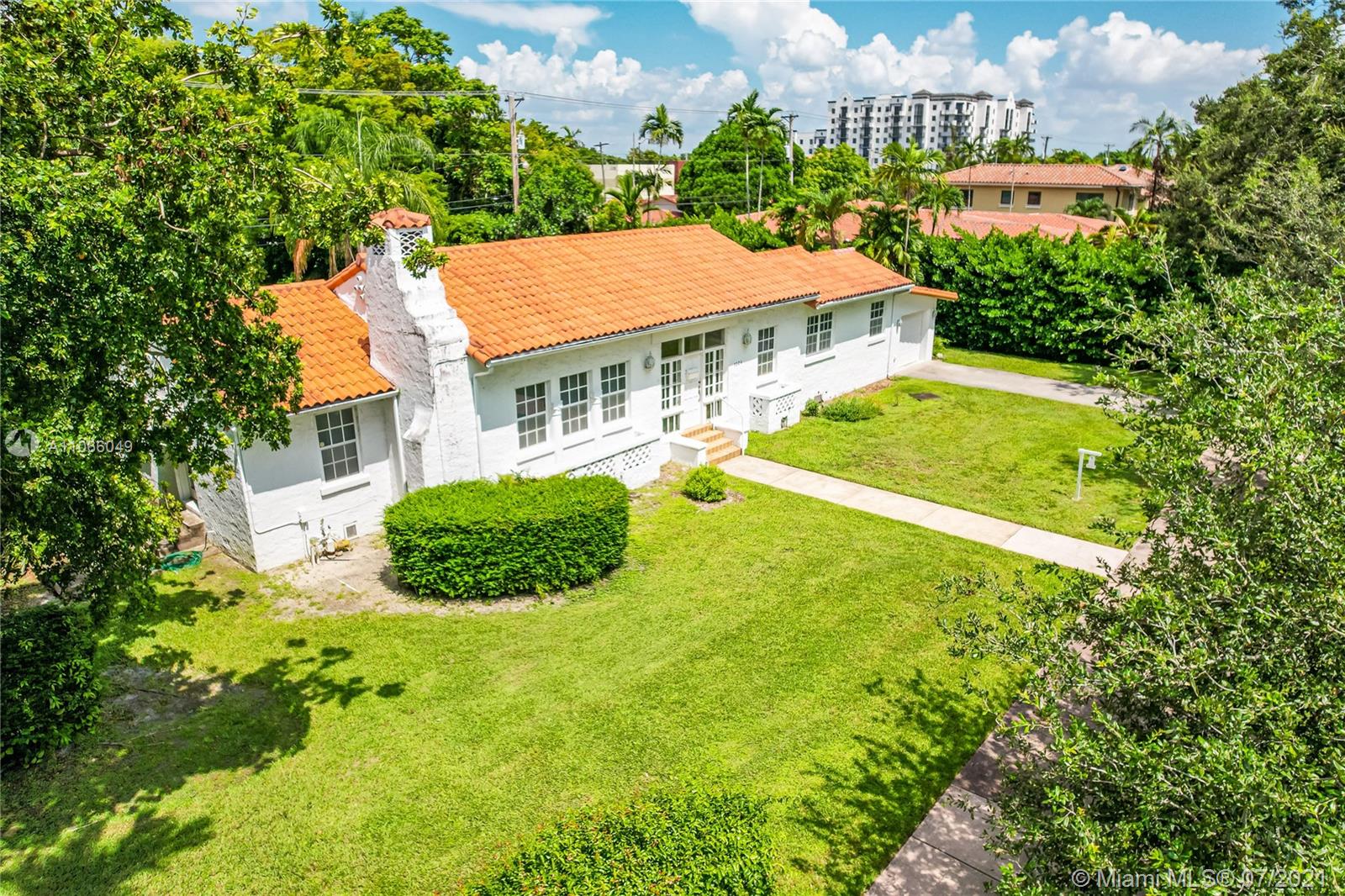 1224 Country Club Prado
