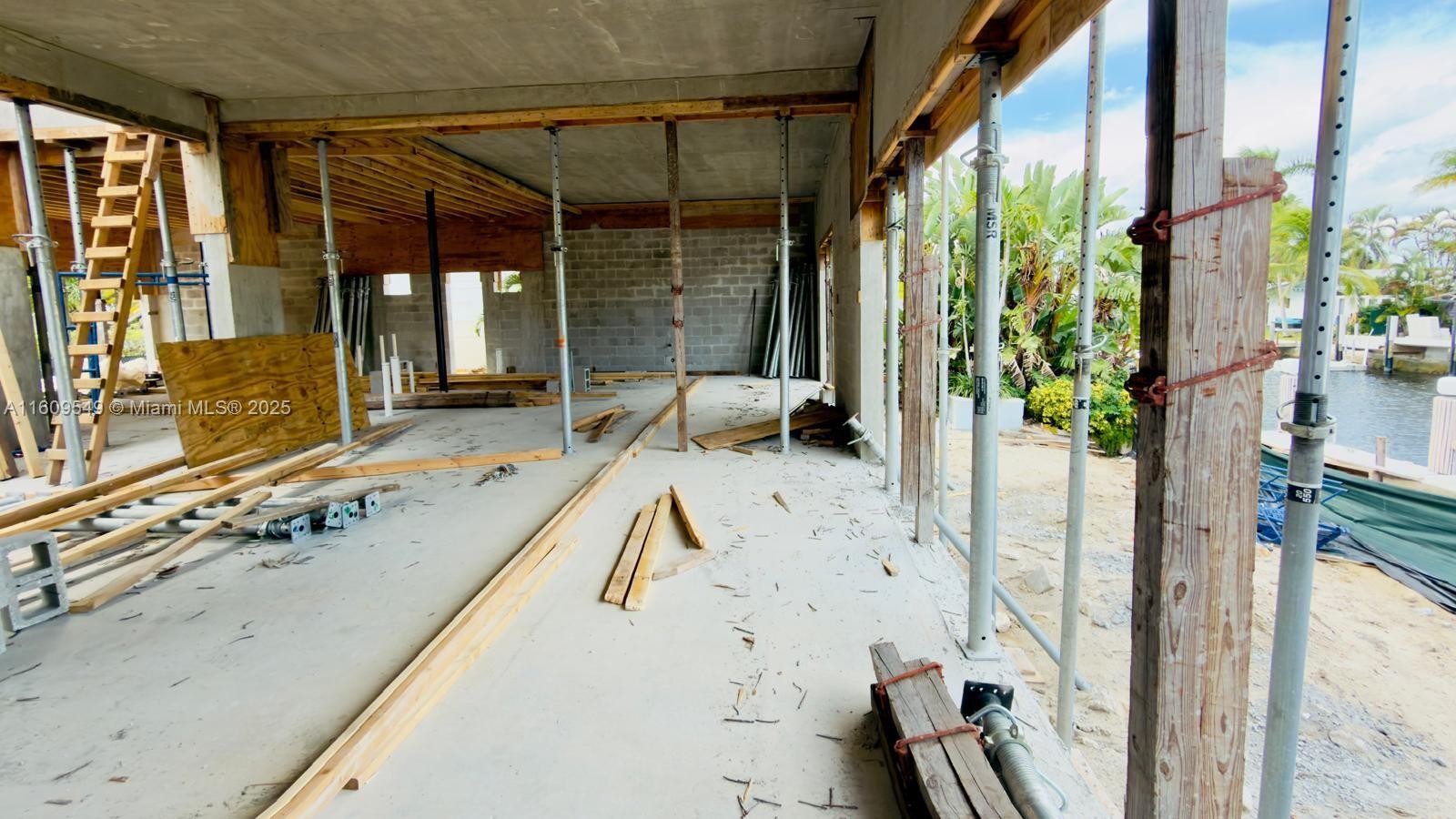 2377 SE 15th St Pompano Beach, FL 33062