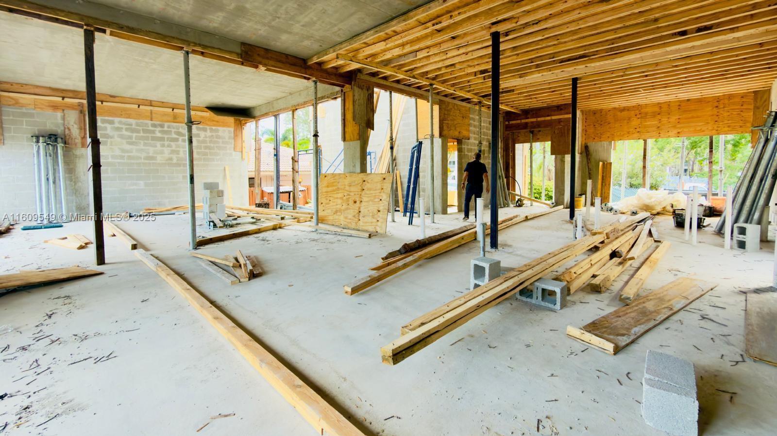 2377 SE 15th St Pompano Beach, FL 33062