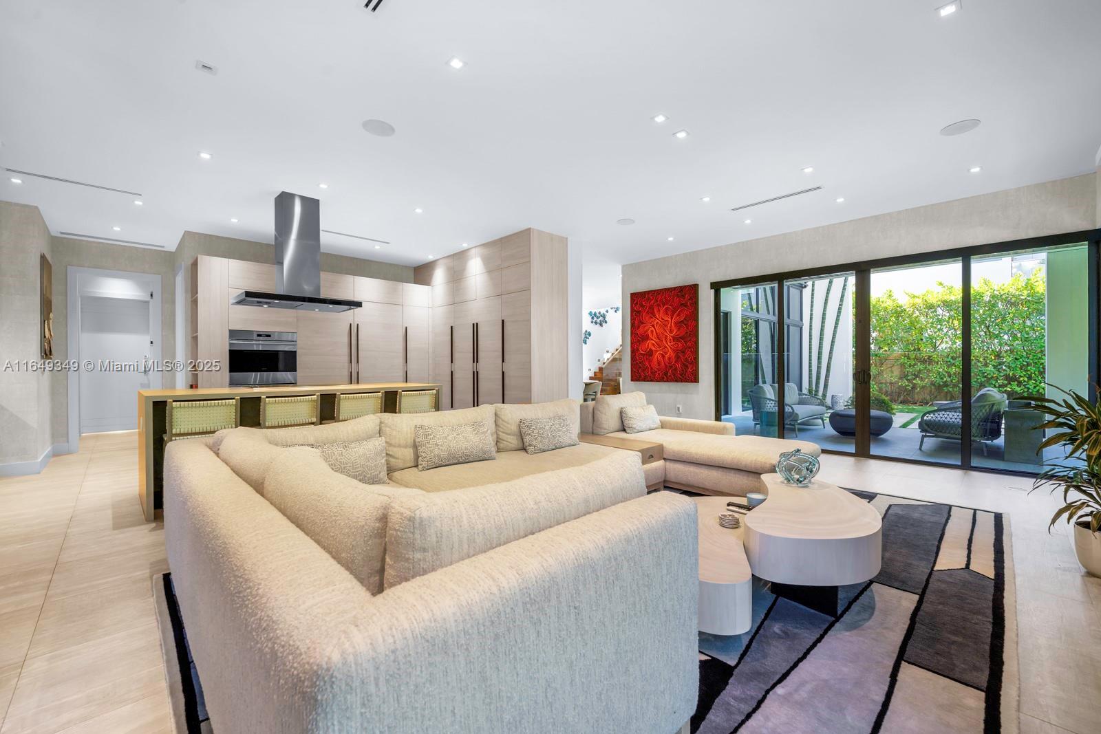 7900 SW 54th Ave Miami, FL 33143