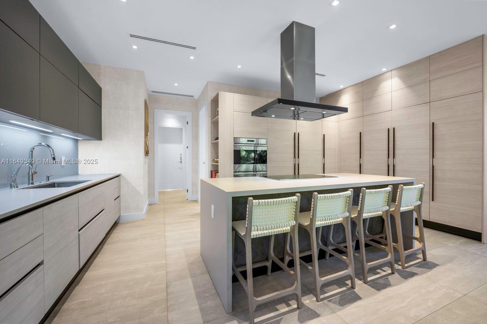 7900 SW 54th Ave Miami, FL 33143