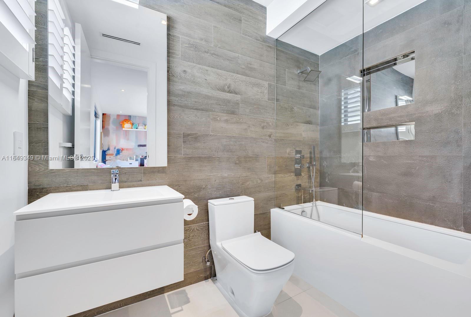 7900 SW 54th Ave Miami, FL 33143