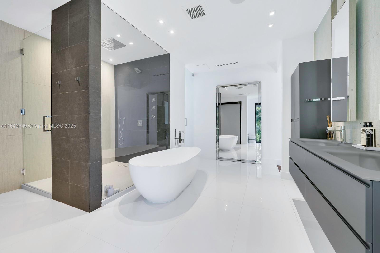 7900 SW 54th Ave Miami, FL 33143