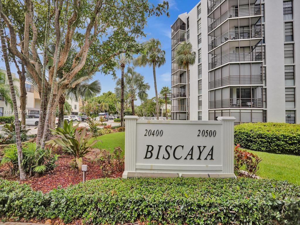 20400 W Country Clb Dr #301