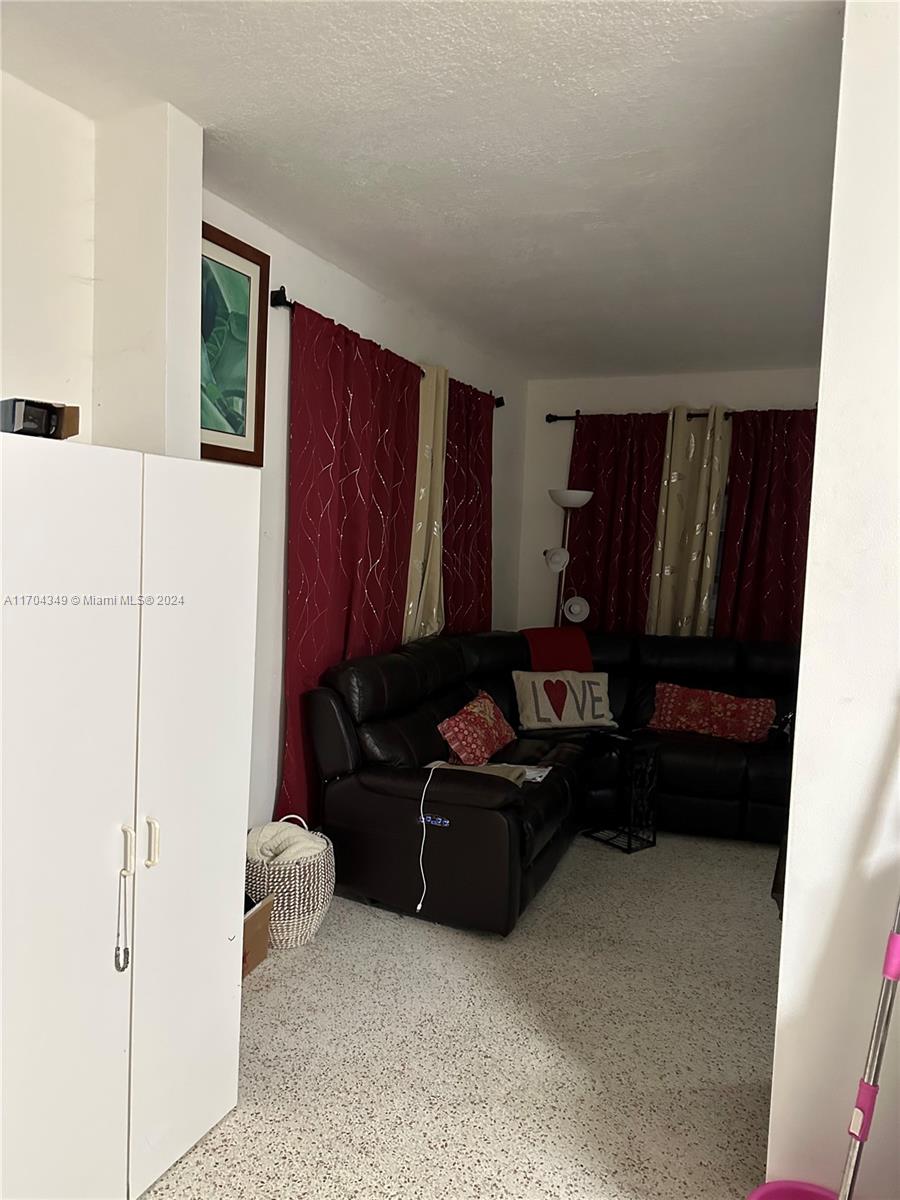 1838 NW 18th St,Miami, FL 33125