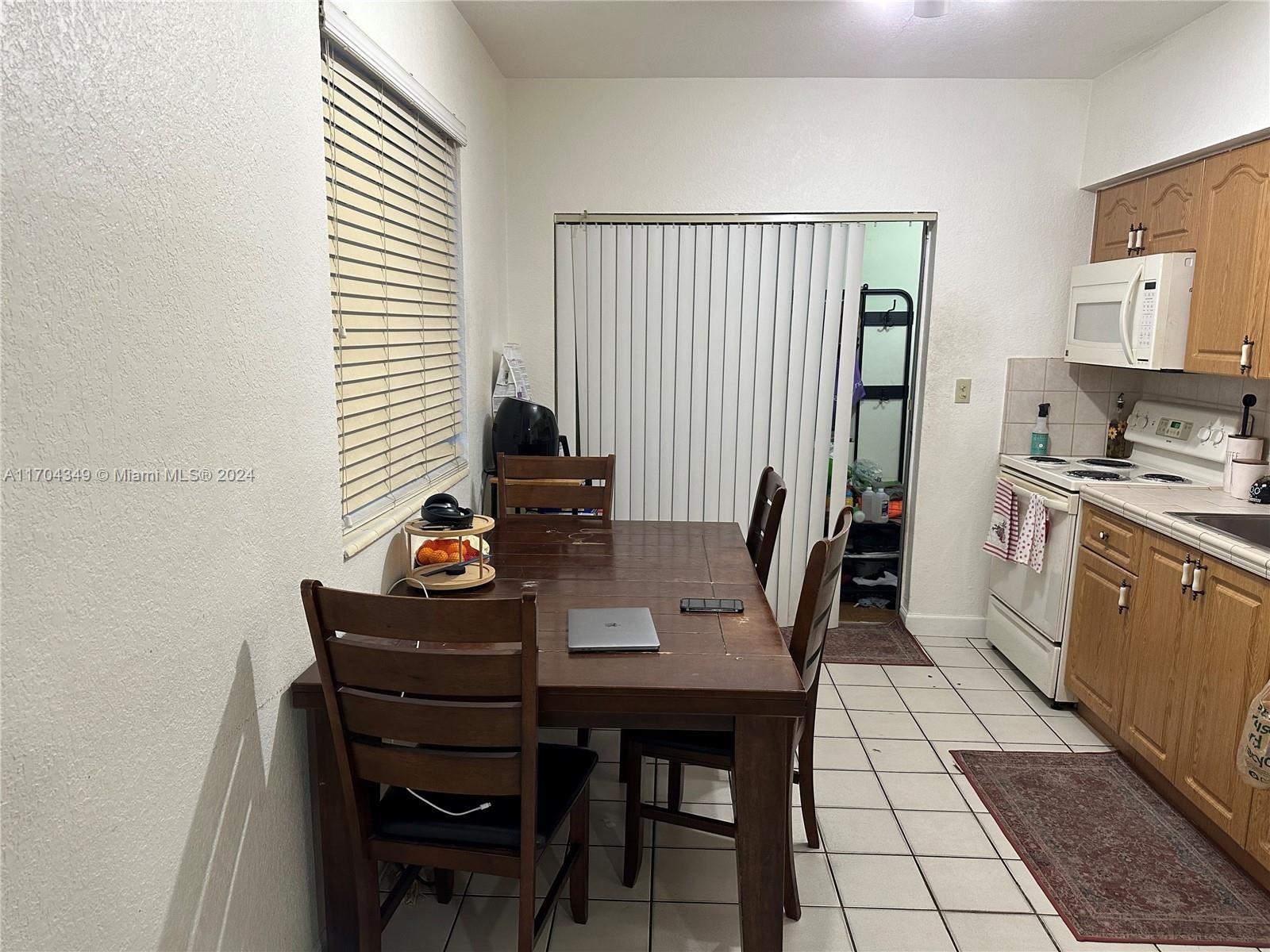 1838 NW 18th St,Miami, FL 33125