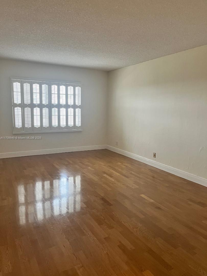 image Shore Club Condo17