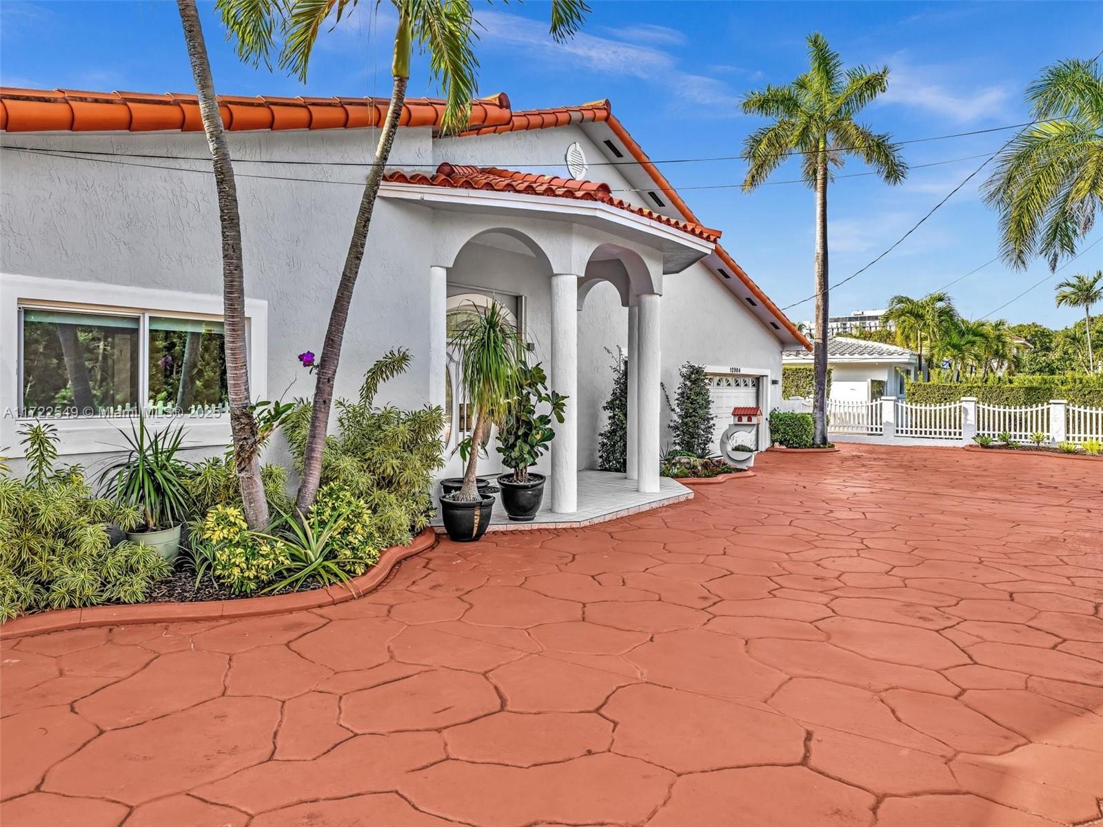 12904 Banyan Rd North Miami, FL 33181