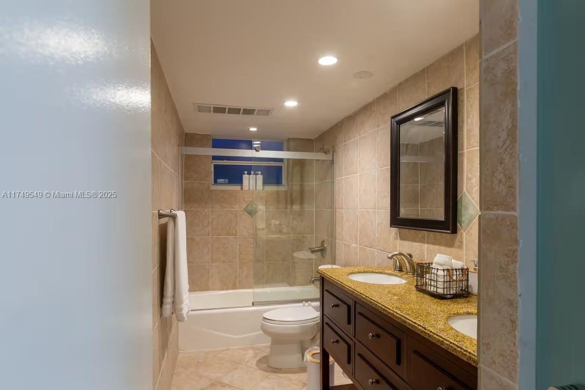 21250 NE 23rd Ave Miami, FL 33180