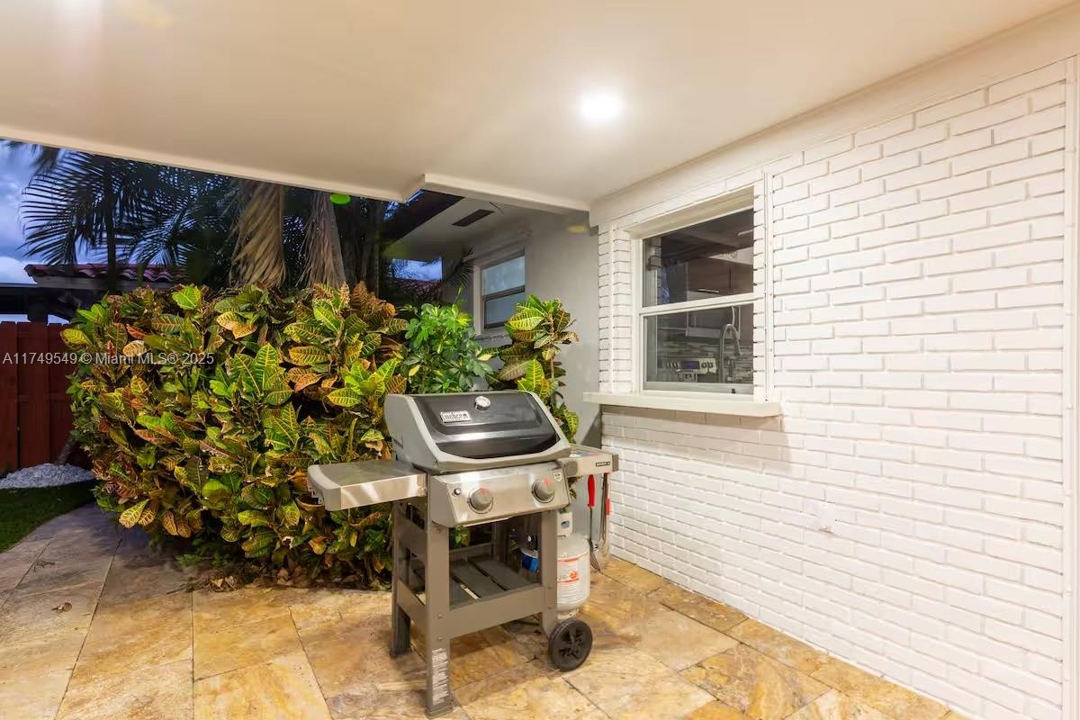 21250 NE 23rd Ave Miami, FL 33180