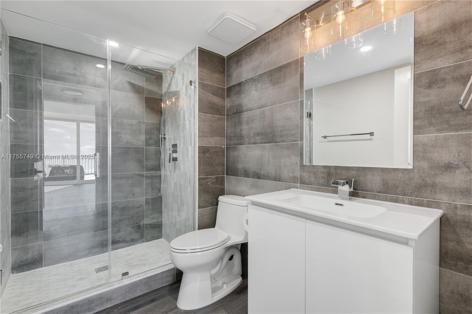 5420 N Ocean Dr #504 Singer Island, FL 33404